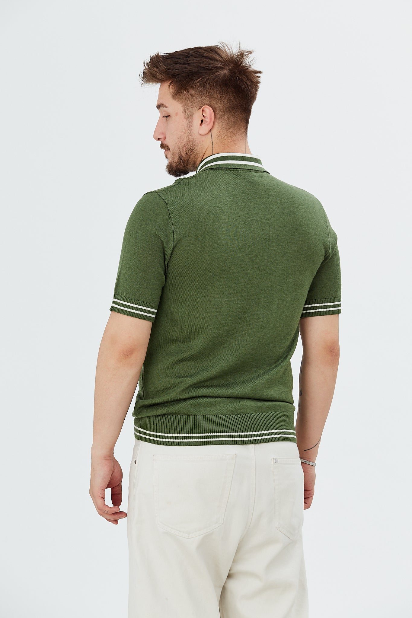 Sweater with polo collar and zig-zag patterns