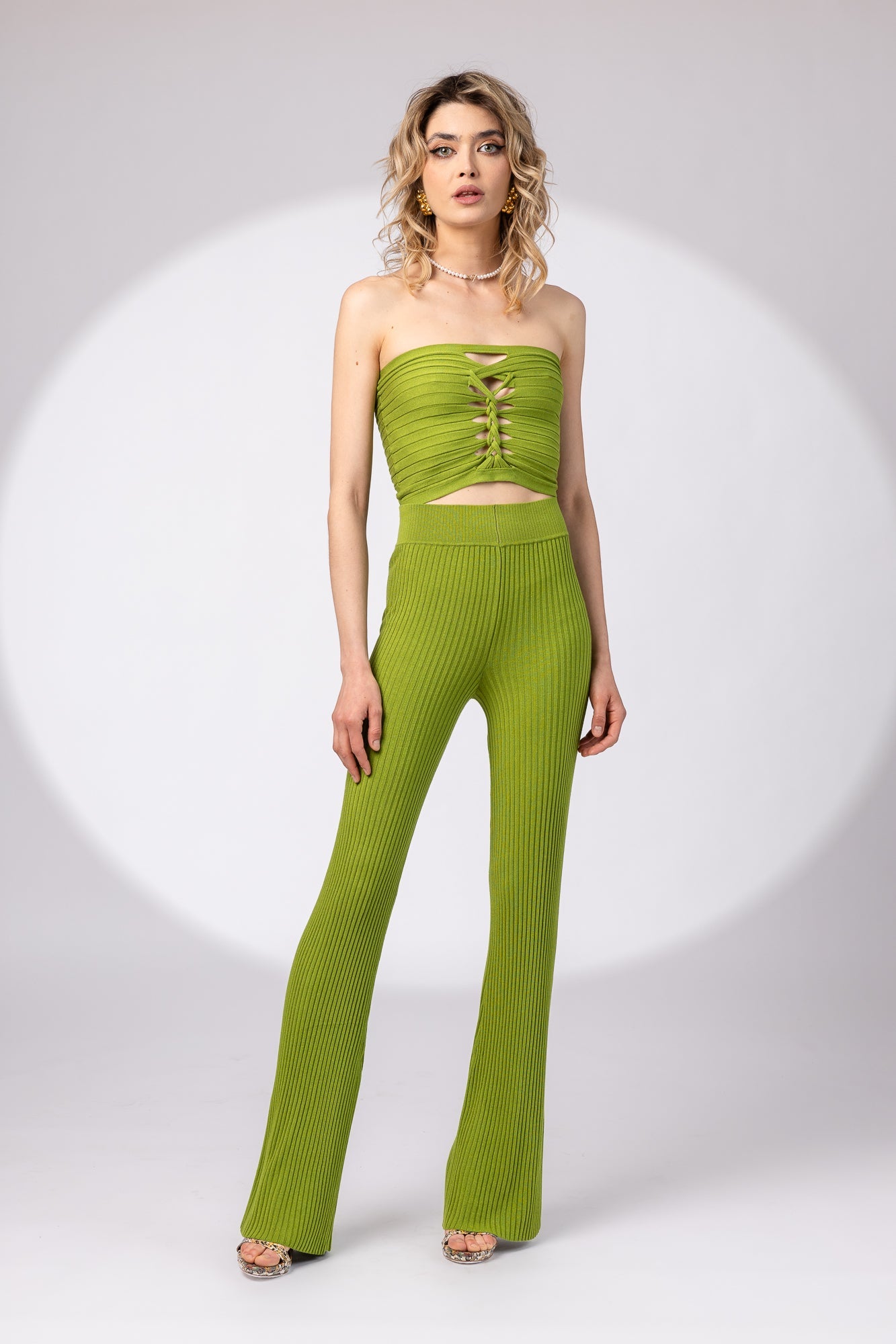 Sleeveless top with braid