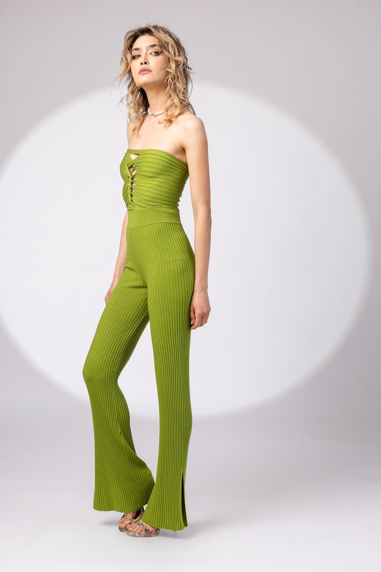 Sleeveless top with braid