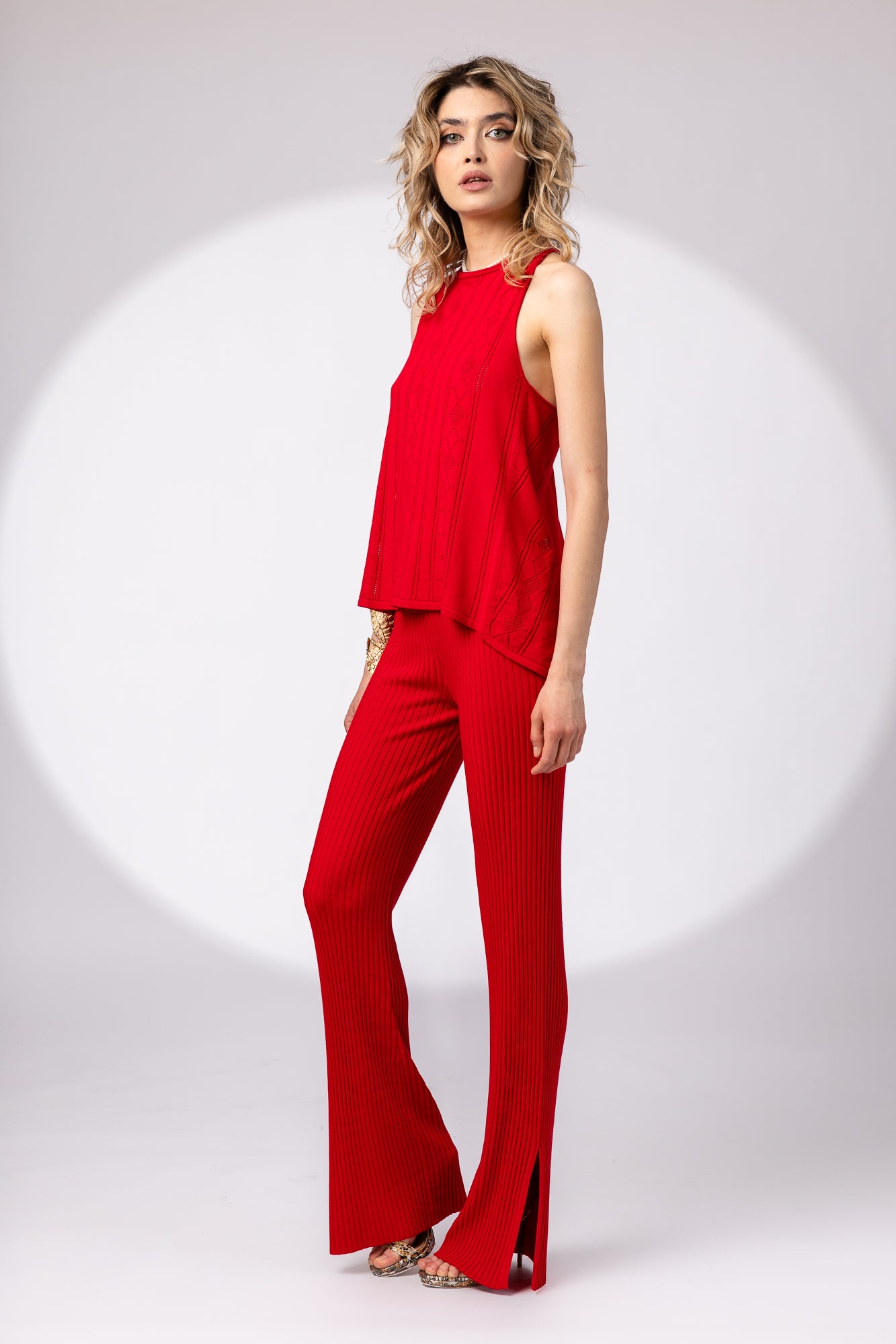 Openwork top with overlay at the back