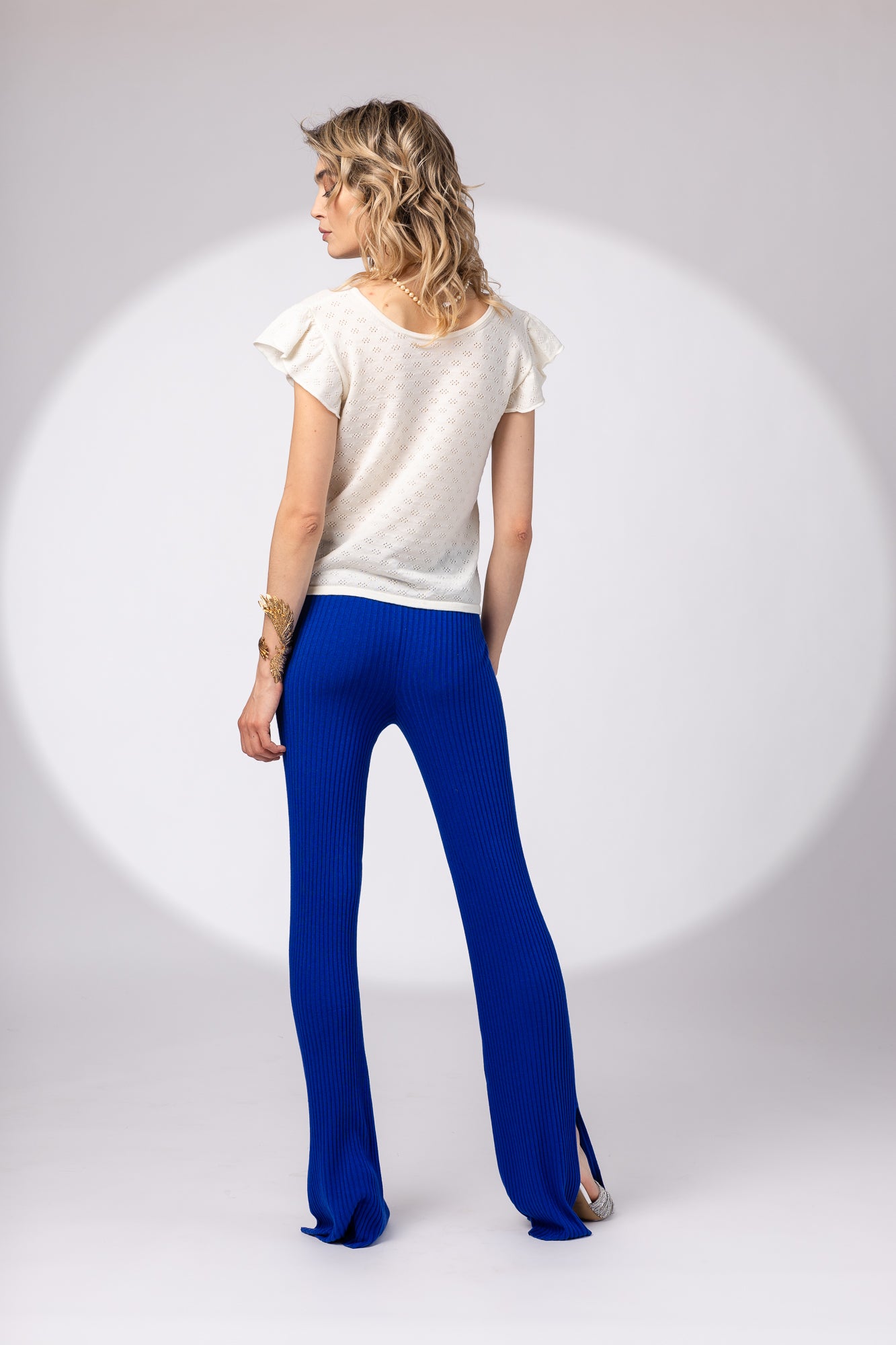 Women's sweater with short sleeves