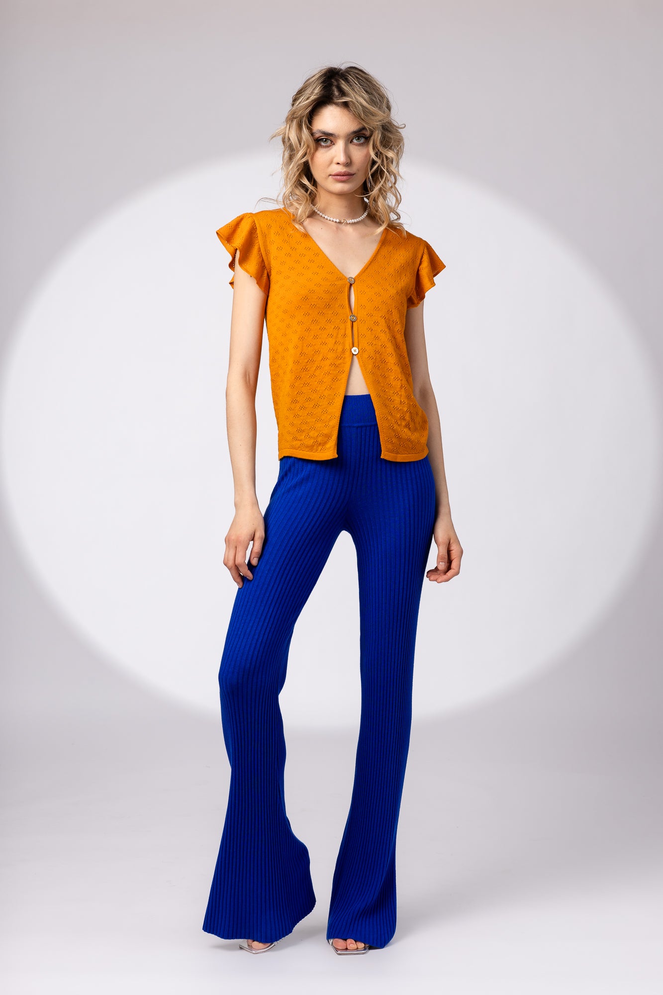 Women's sweater with short sleeves
