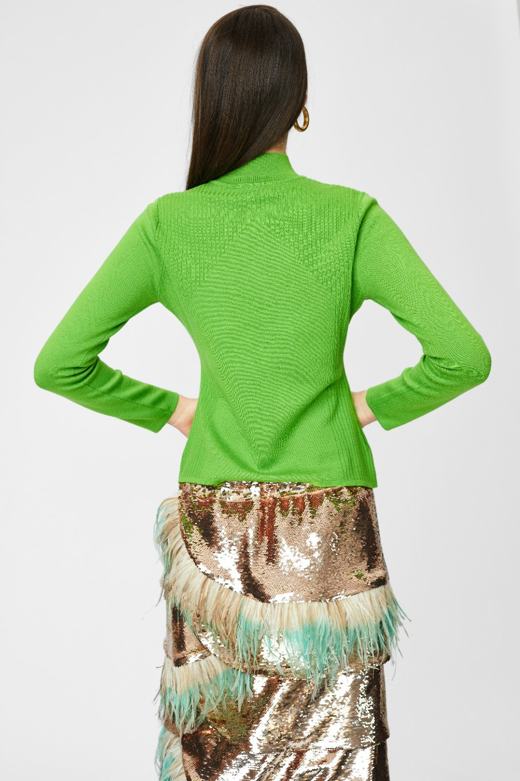 Women's sweater/jacket with zipper and hidden side pockets
