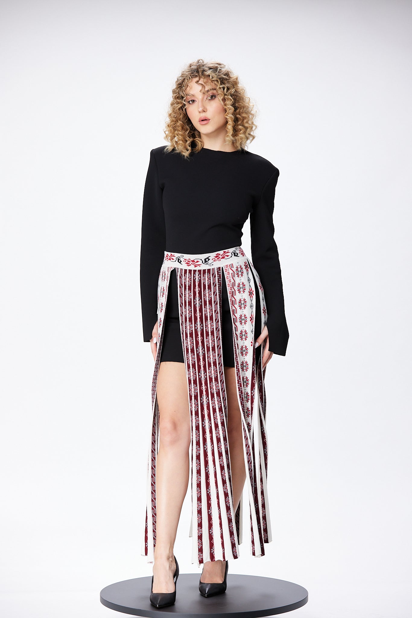 Long skirt in open pleats