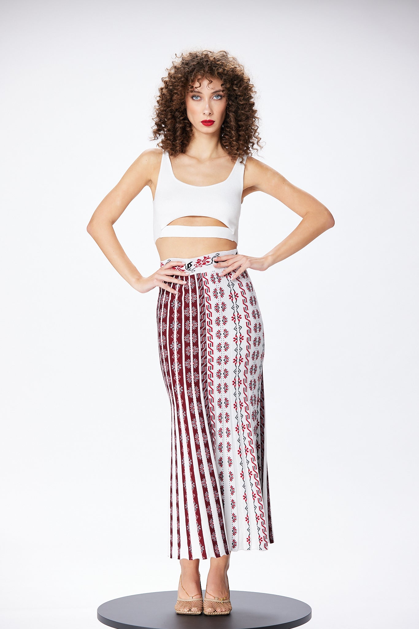 Long skirt in the hips