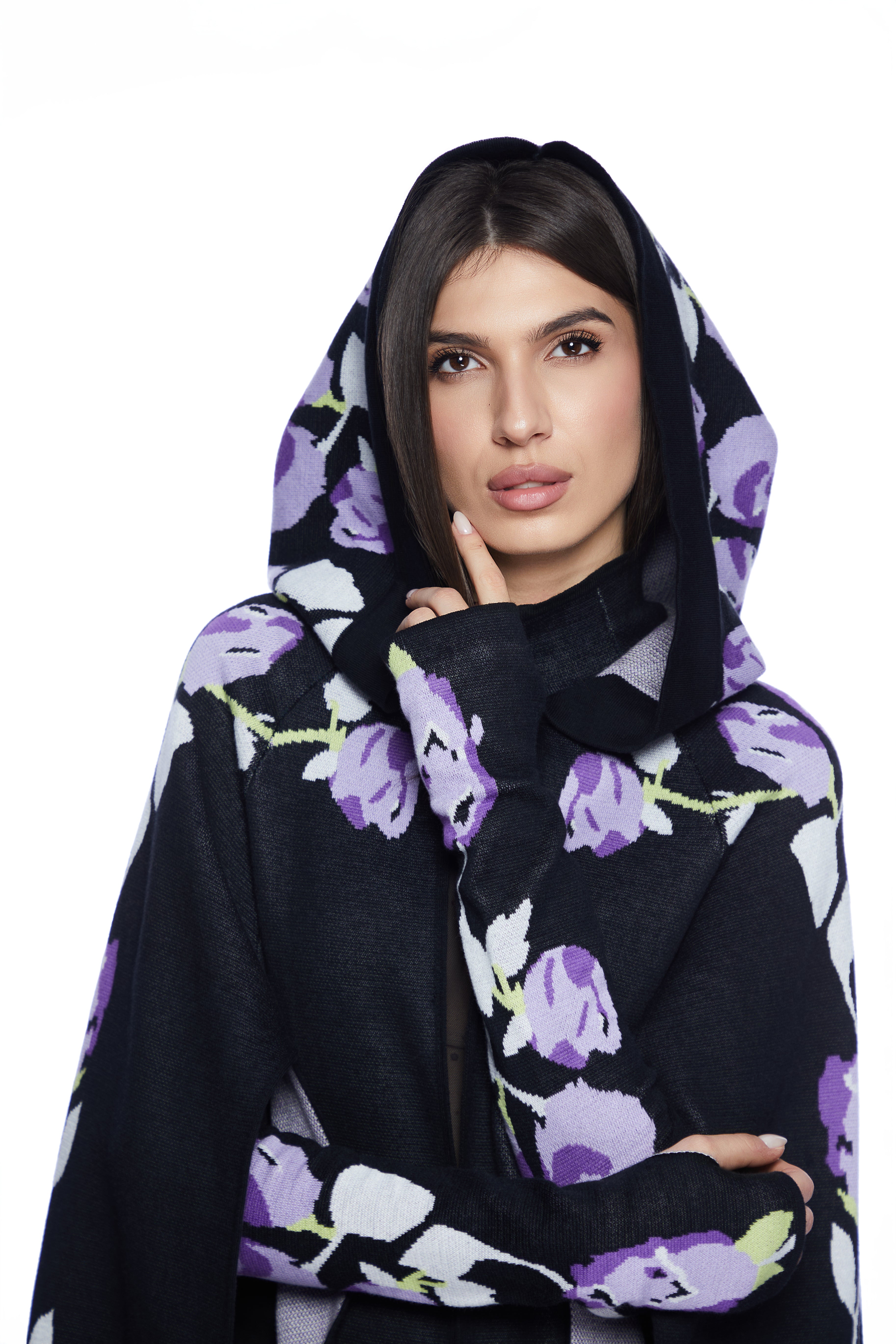 Long cape with "stylized roses" motifs