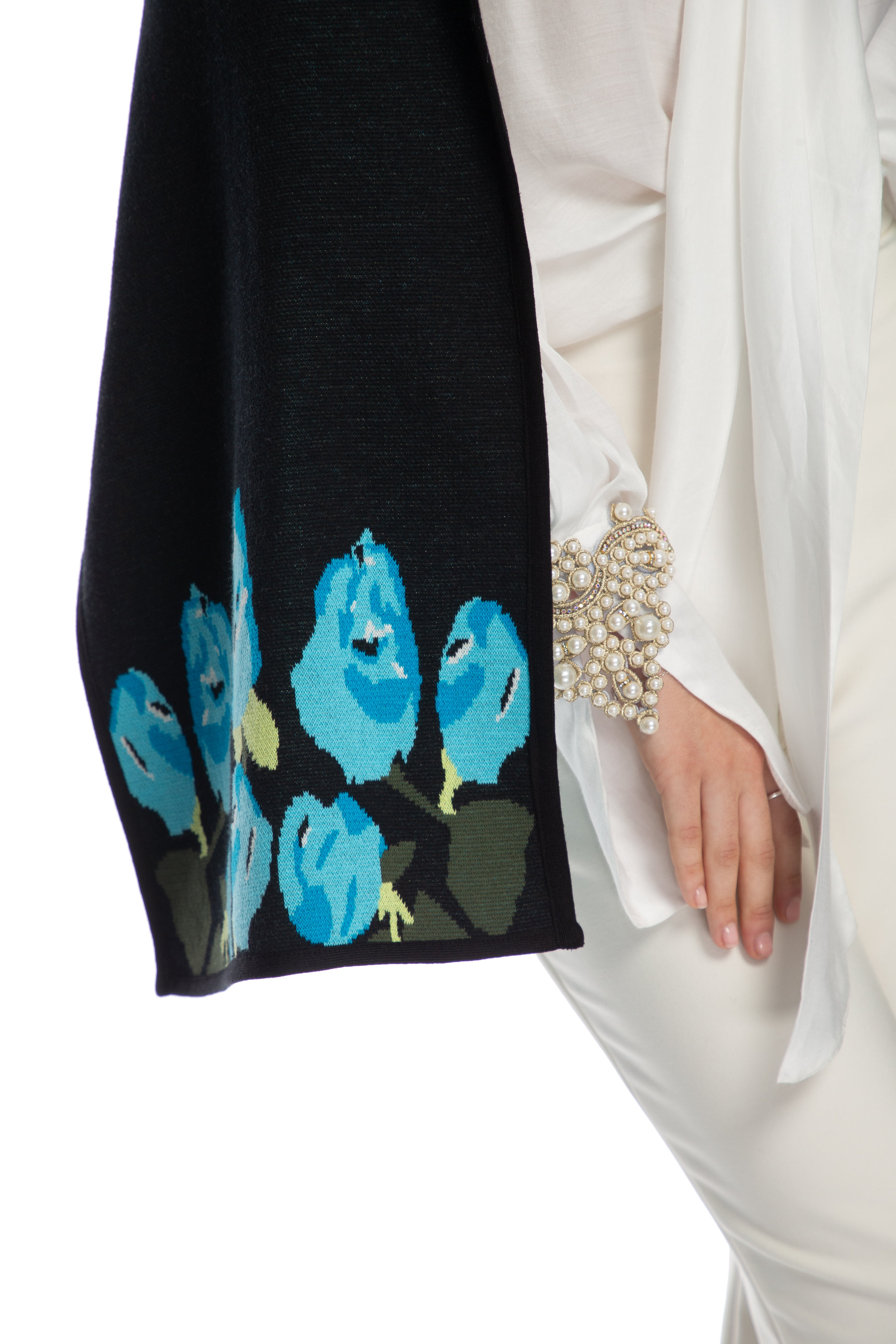Jumper with collar