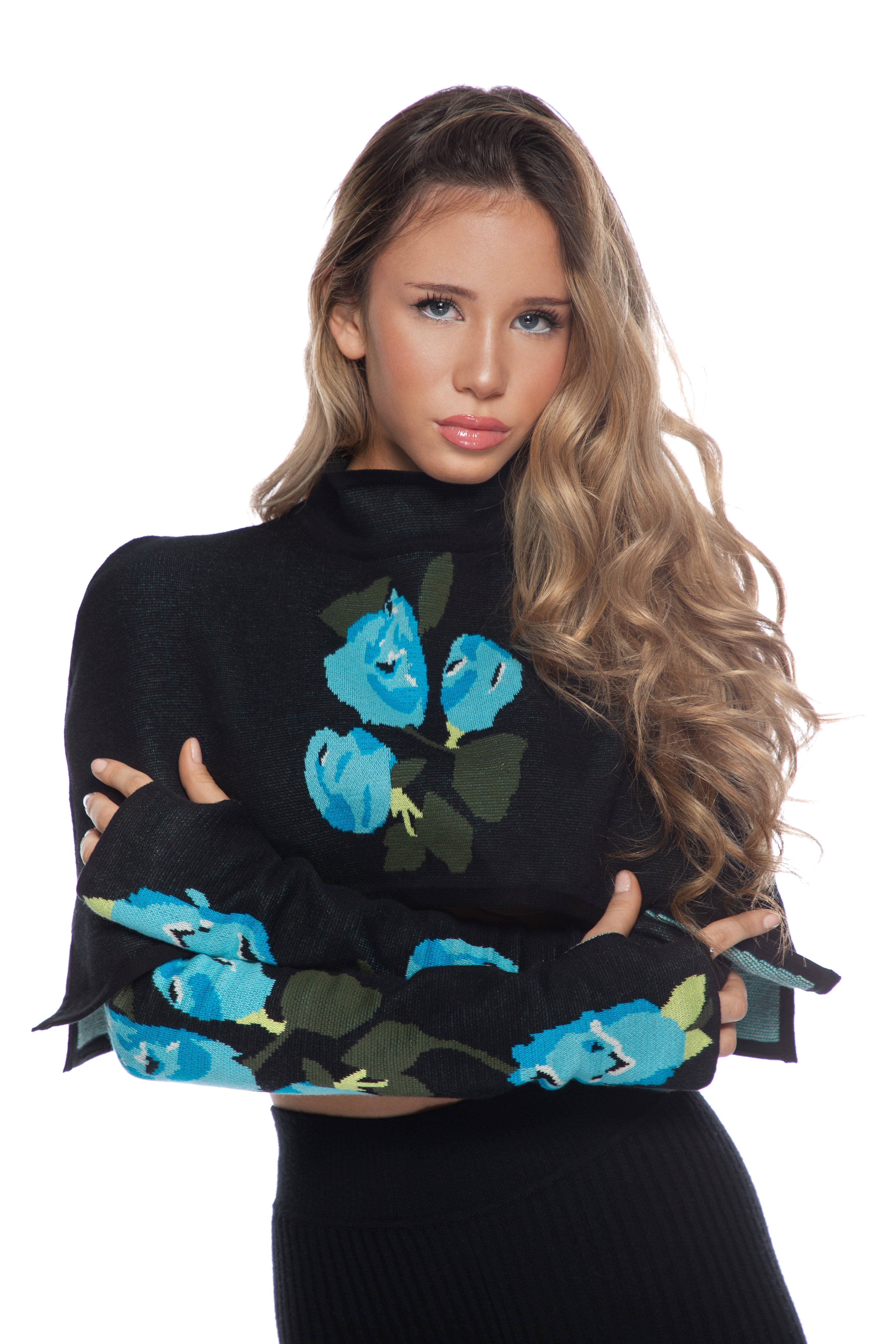 Long detachable mittens with roses