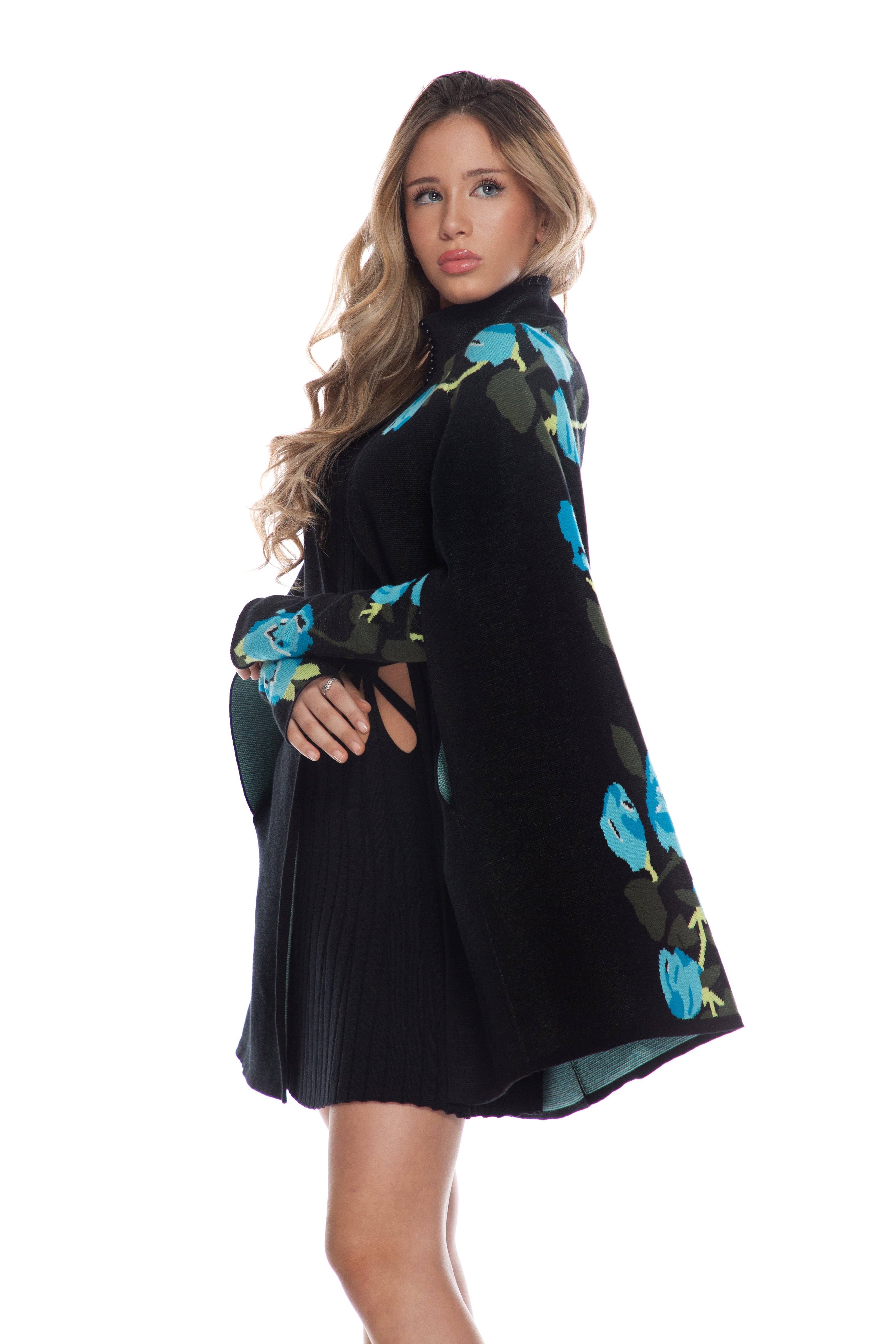 Long cape with "stylized roses" motifs
