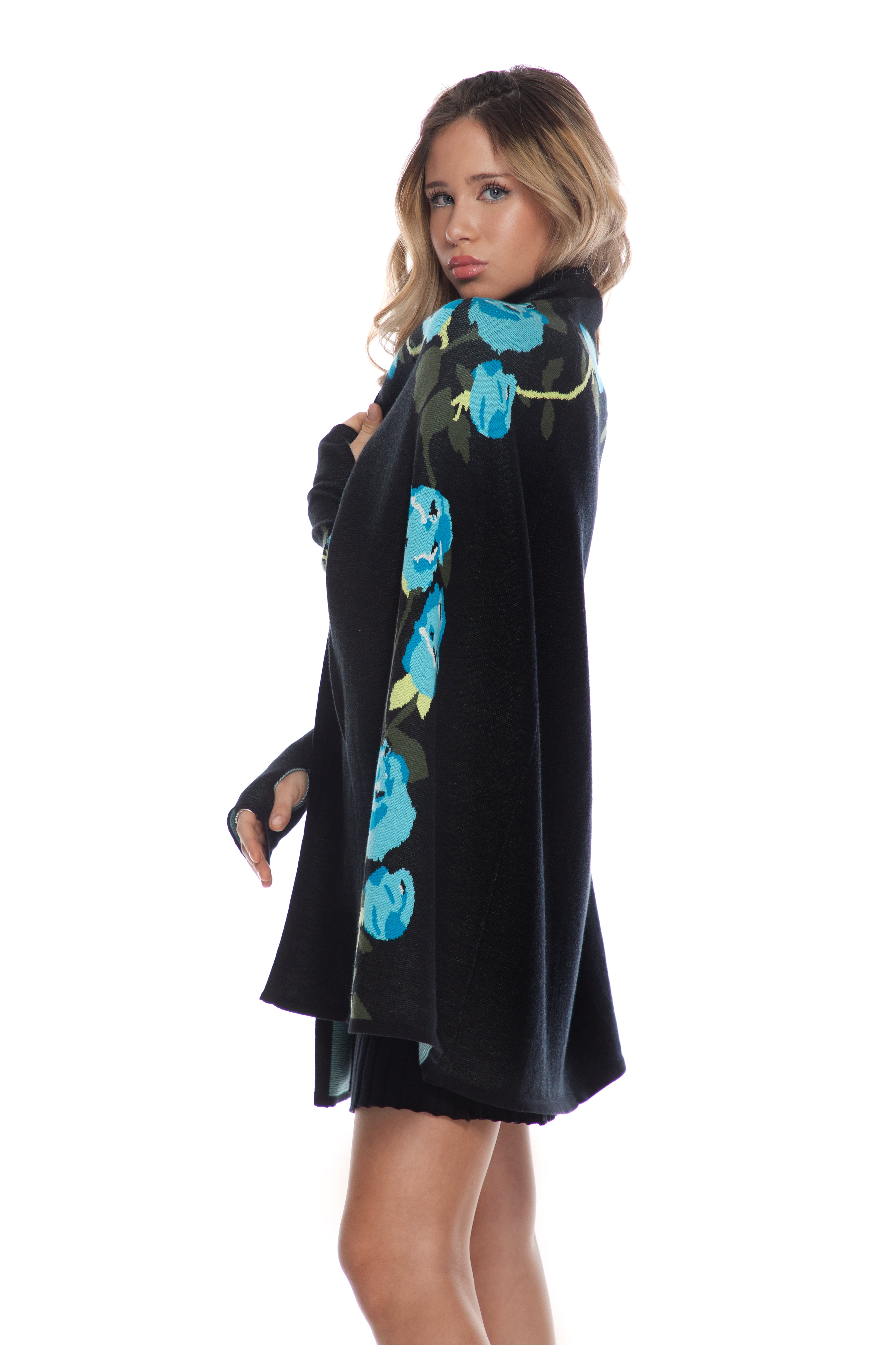 Long cape with "stylized roses" motifs