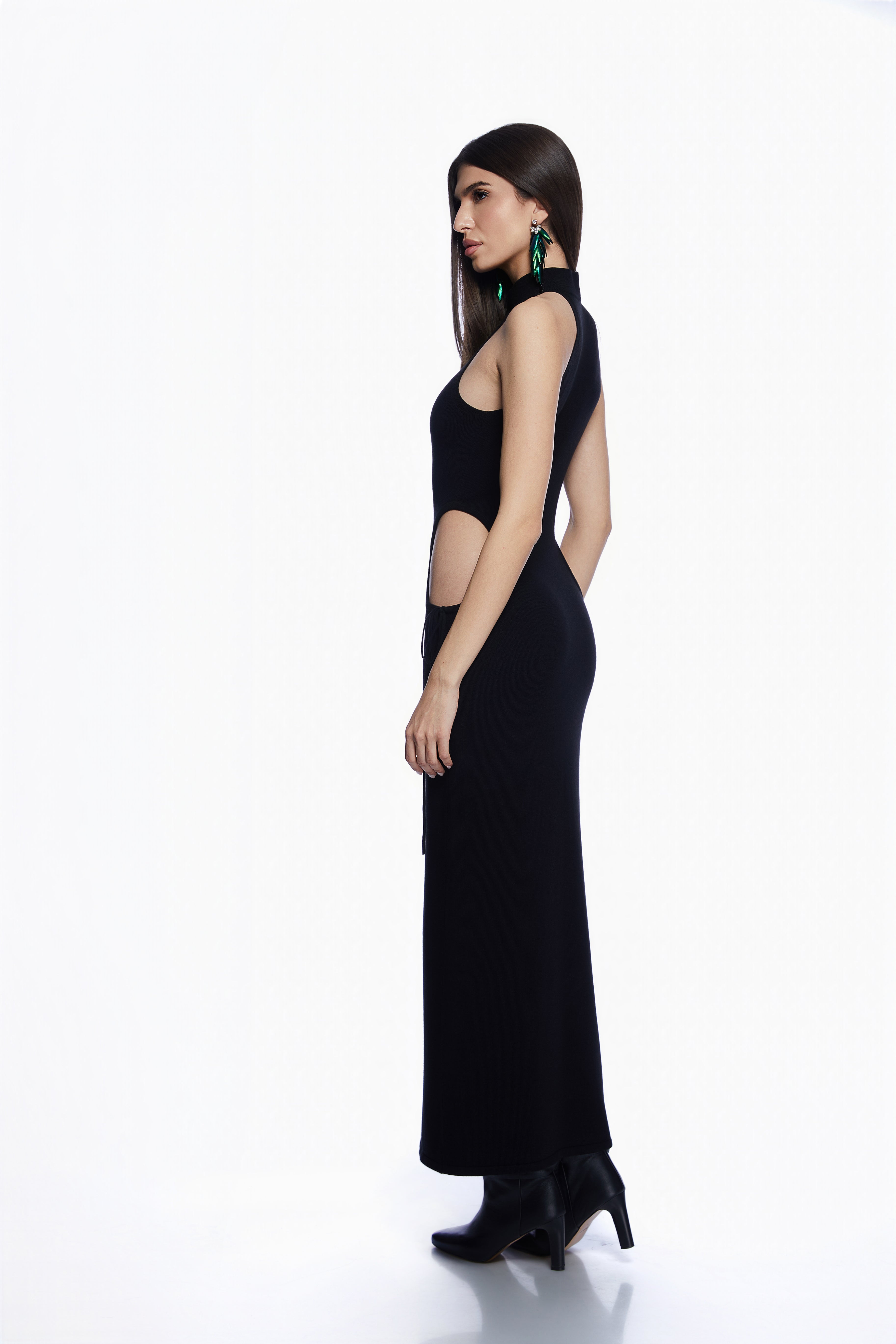 Rochie cu decupaje in talie