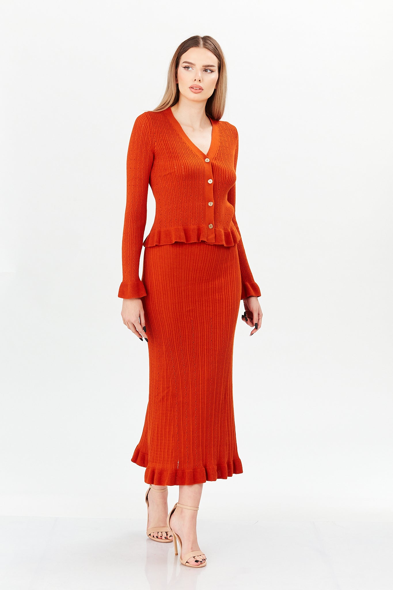 Skirt with openwork patterns