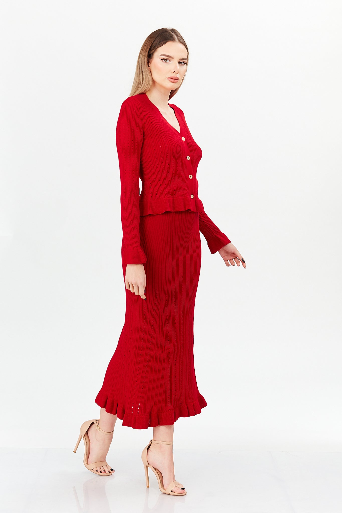Skirt with openwork patterns