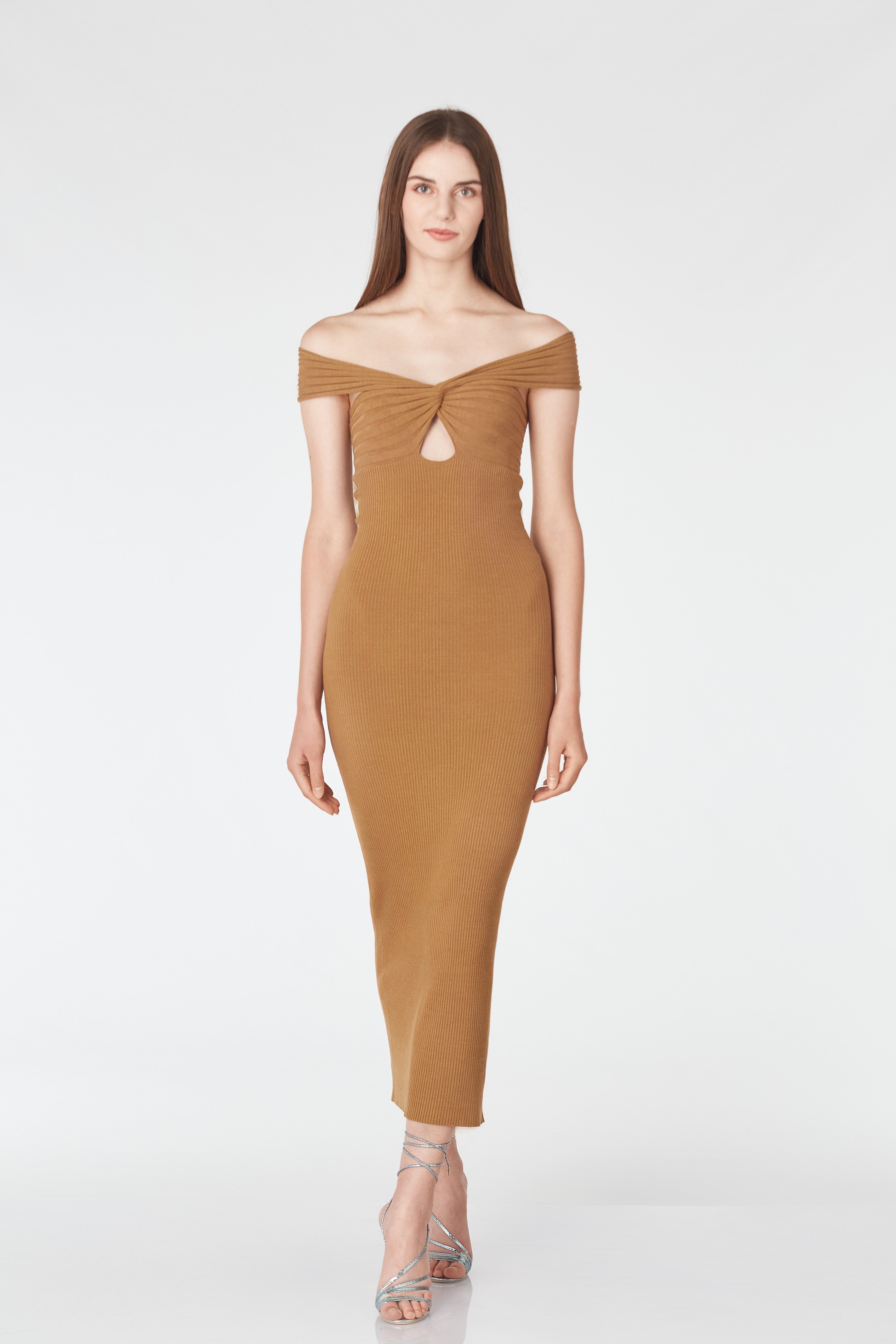 Midi dress with pleats
