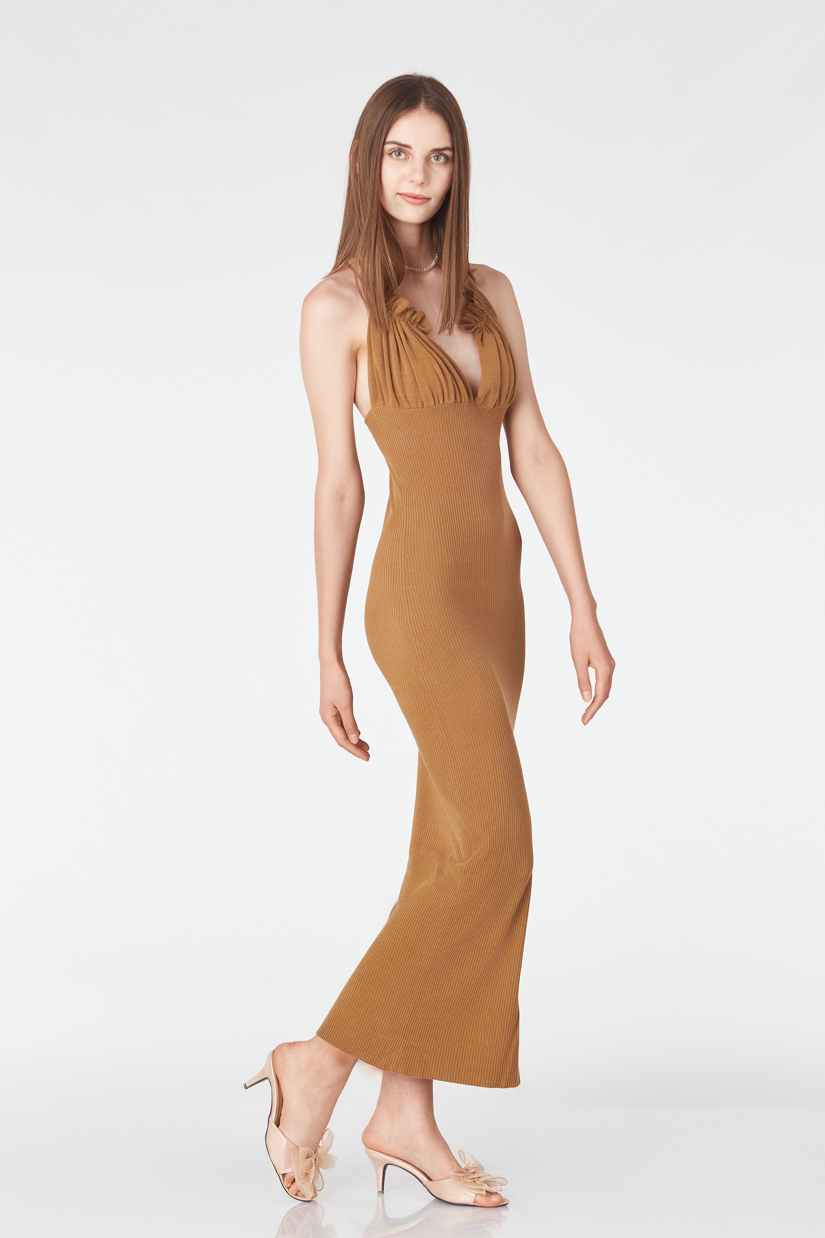 Elegant dress with cups