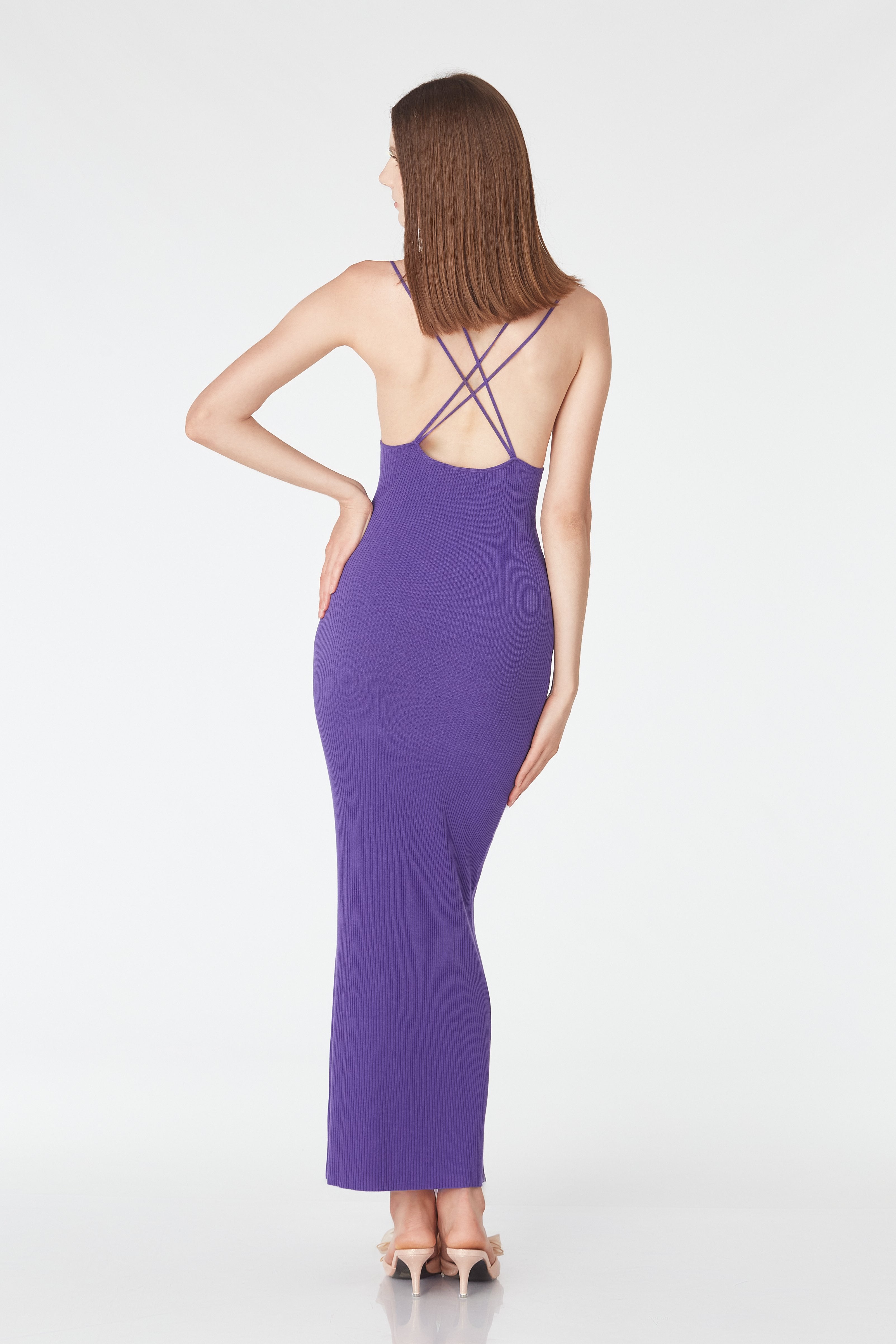 Elegant dress with cups