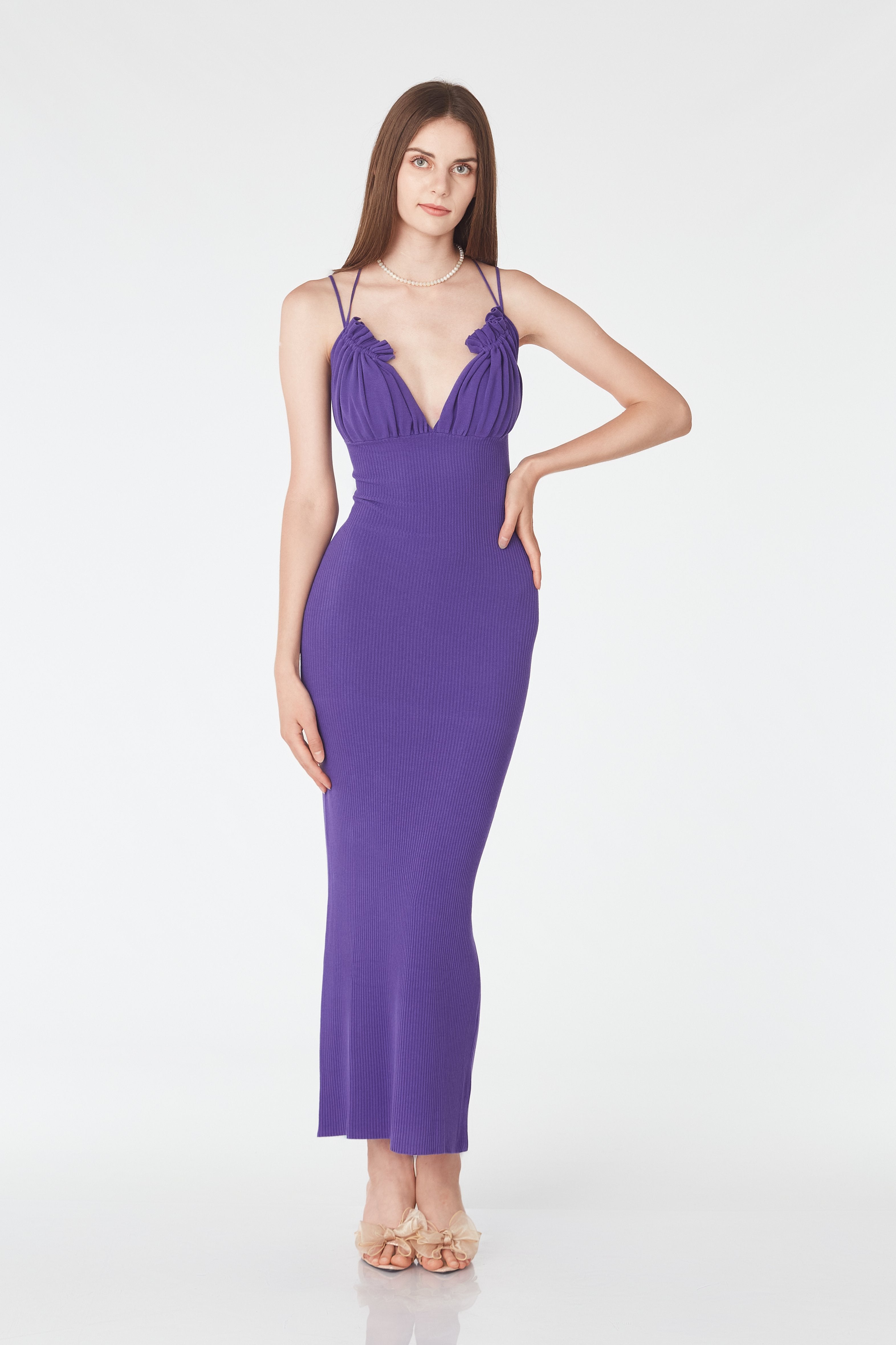 Elegant dress with cups