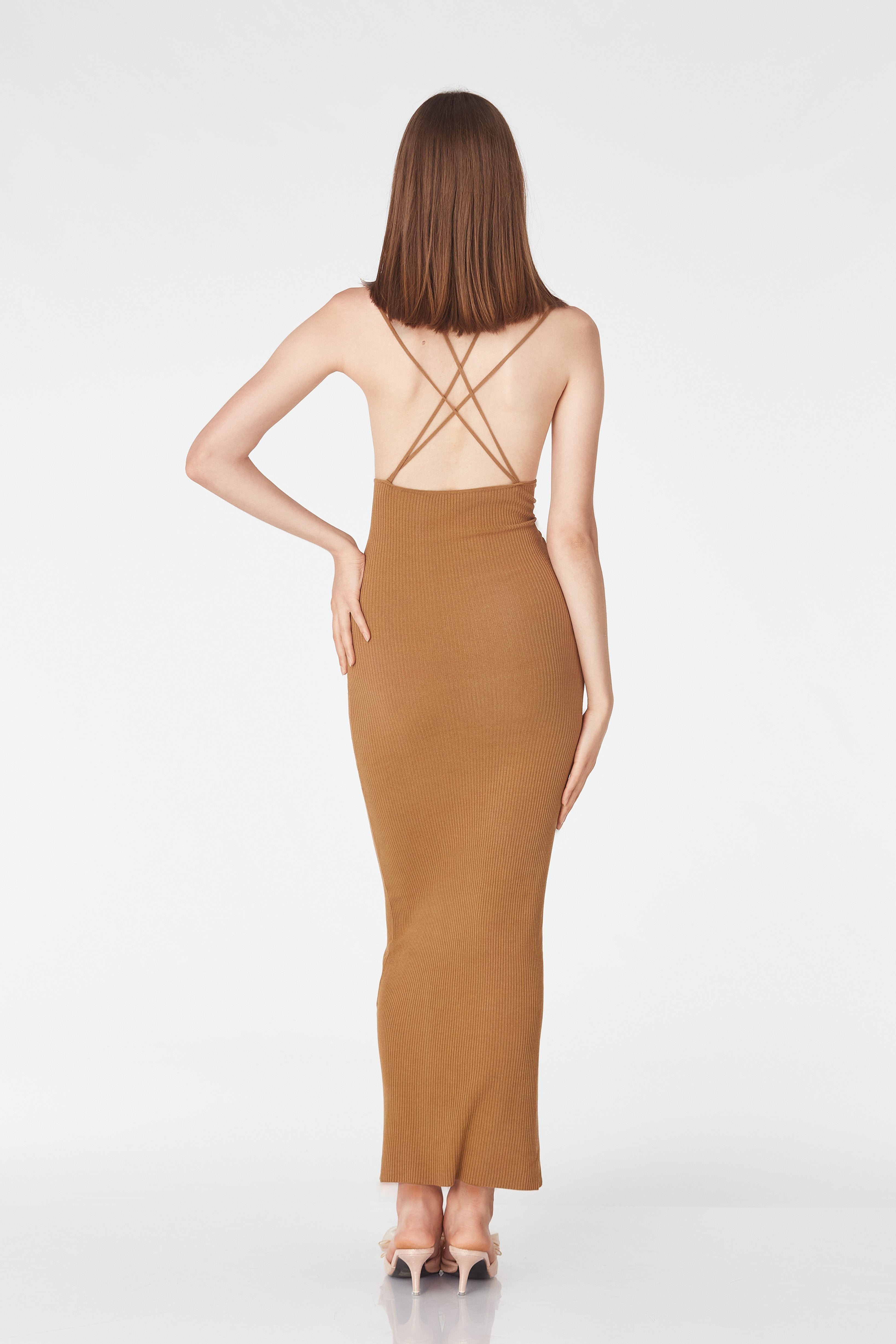 Elegant dress with cups