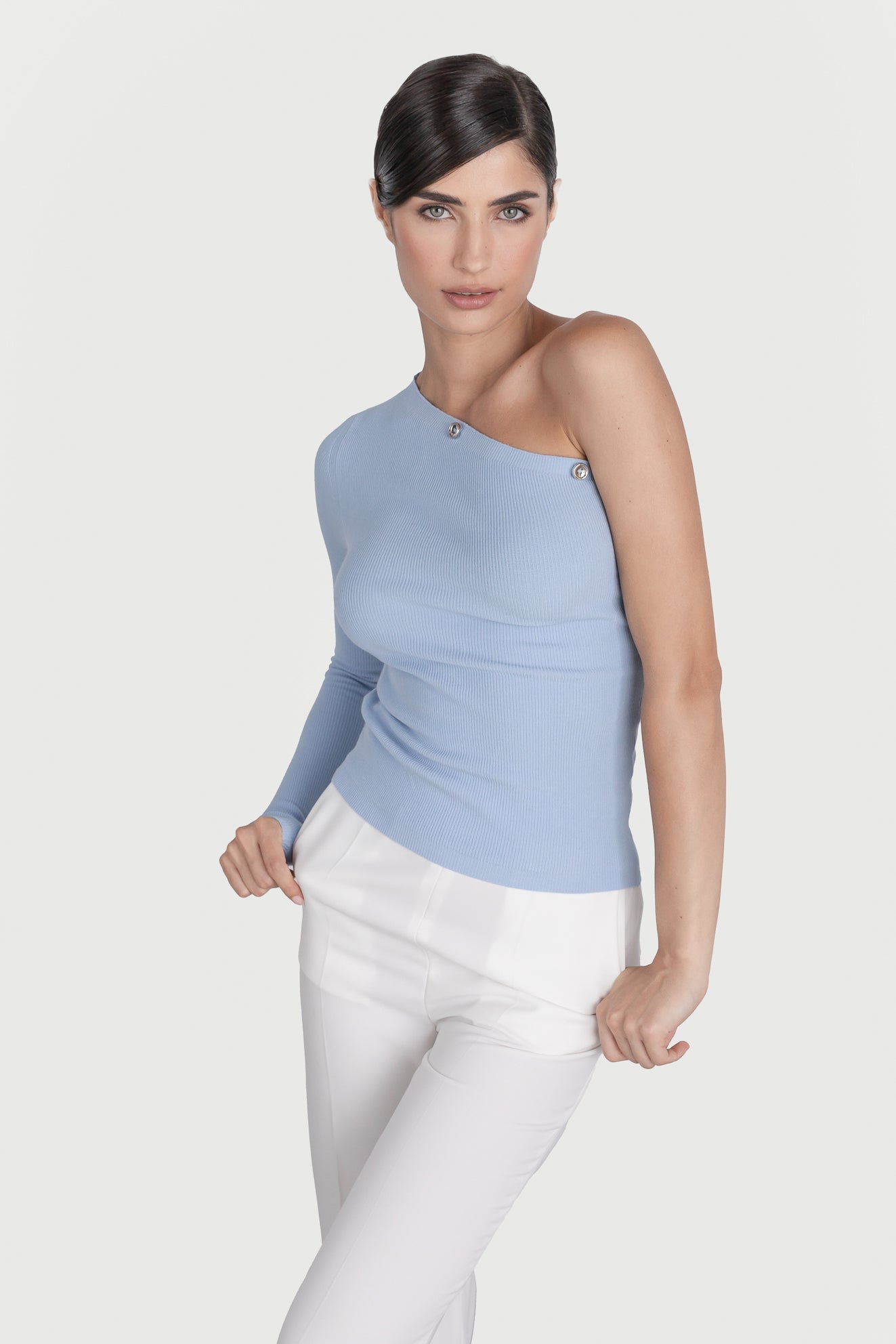 Sweater with removable sleeve
