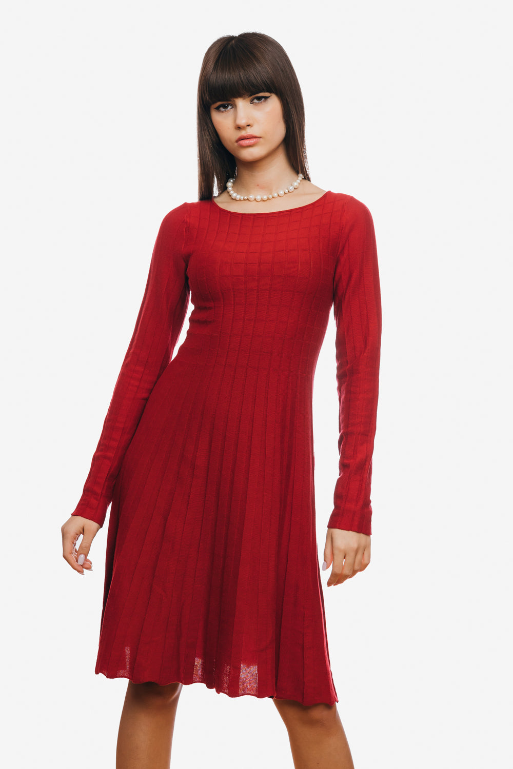 Plain flared dress with long sleeves