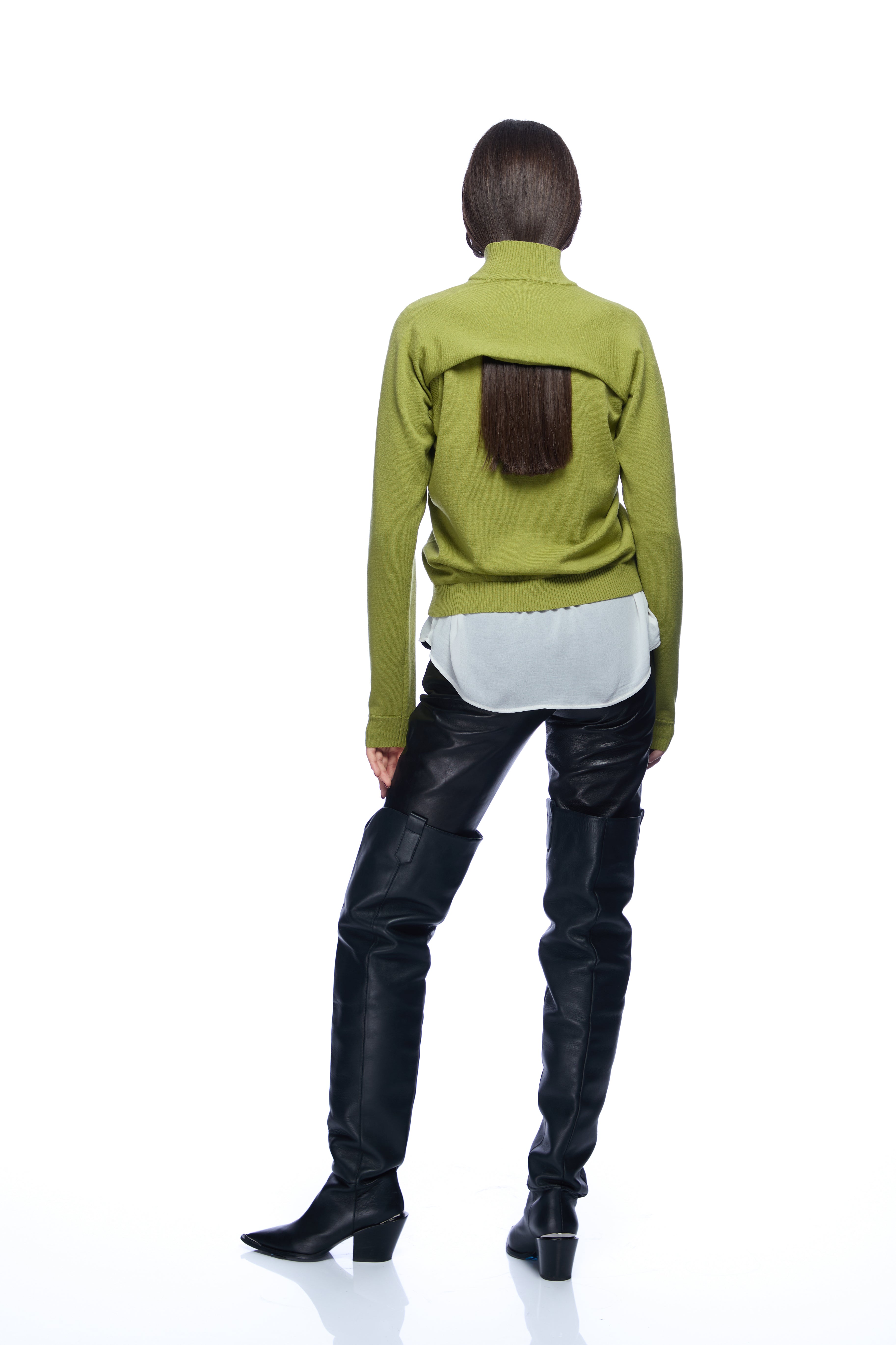 Compleu vesta si capa scurta