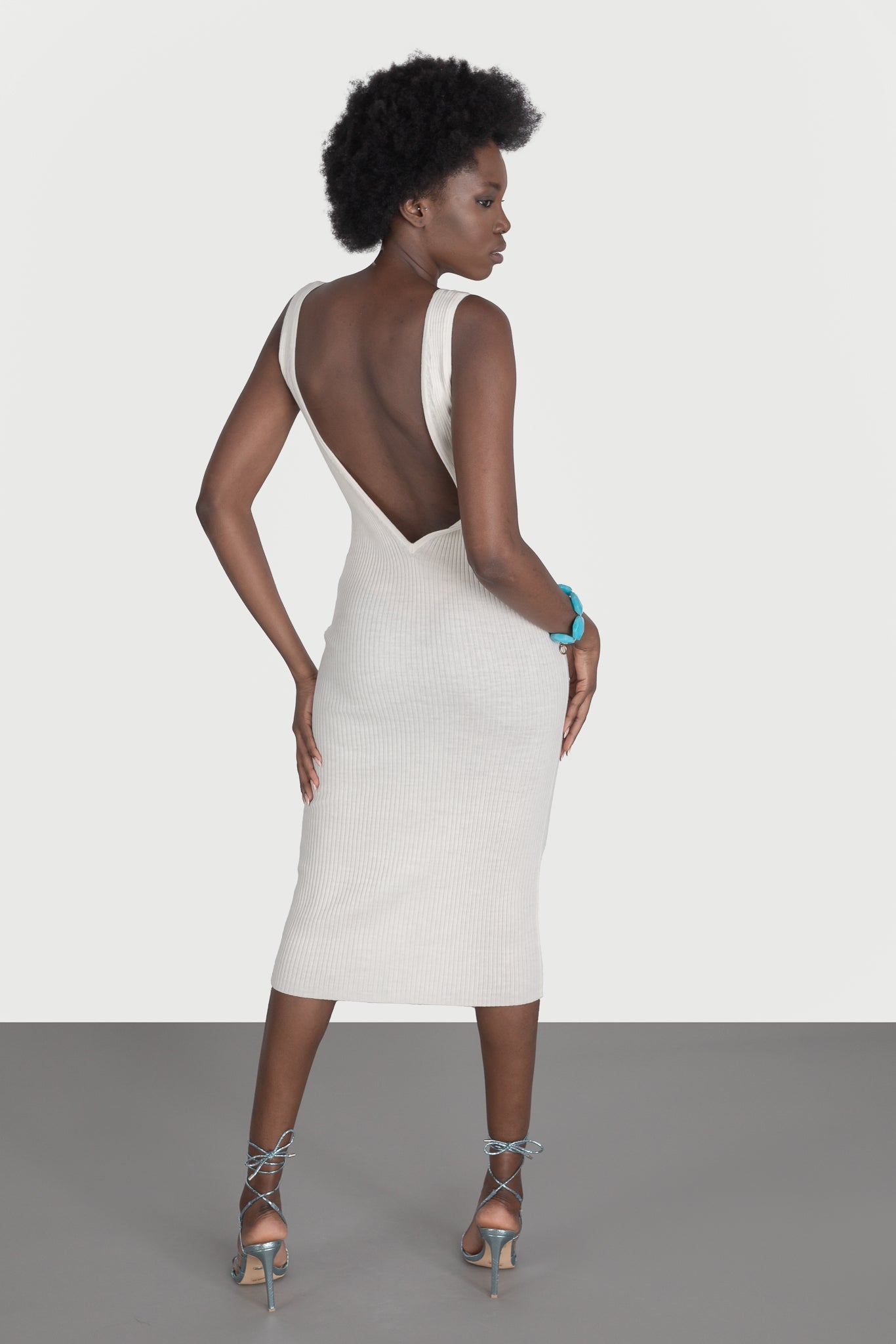 Backless dress