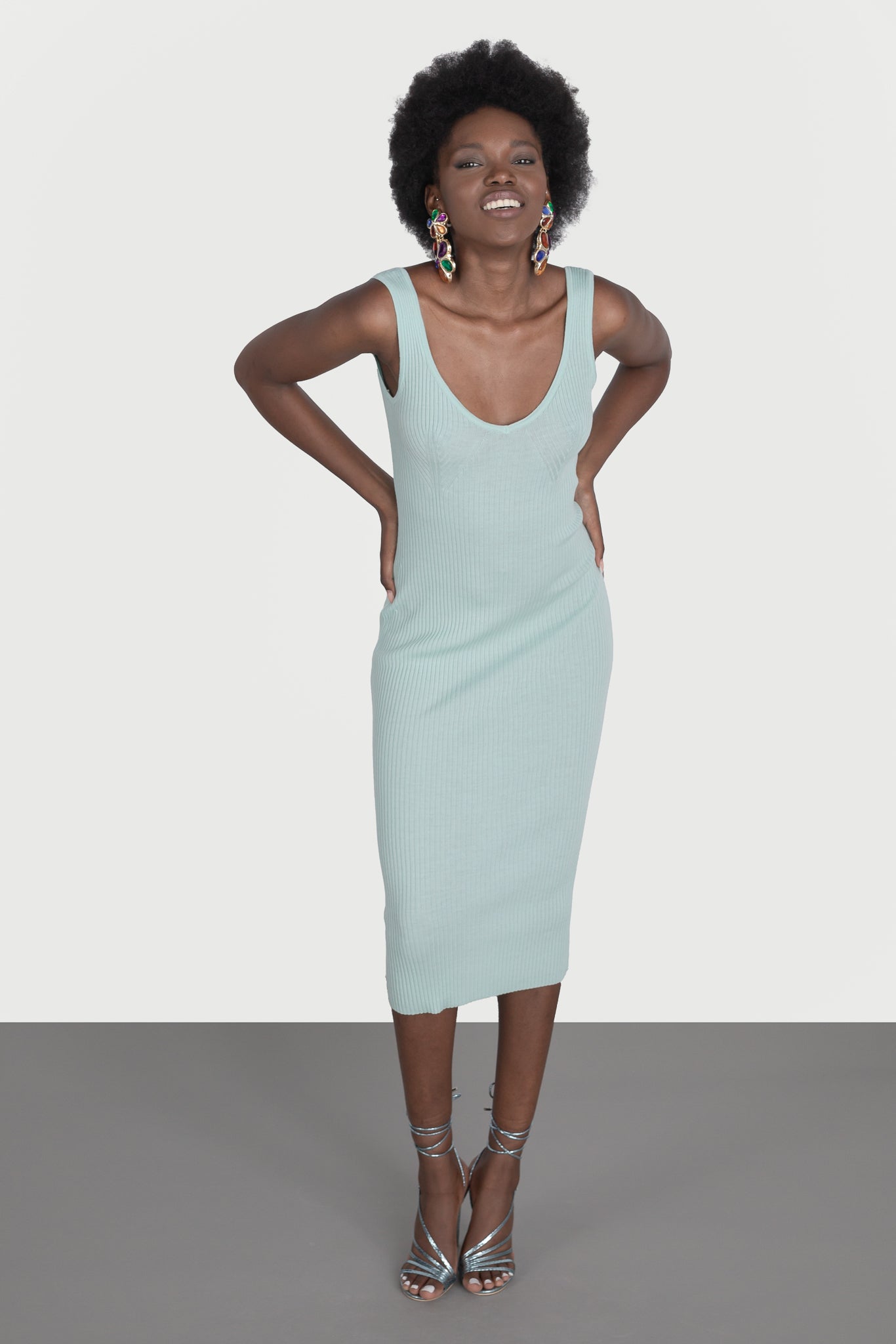 Backless dress