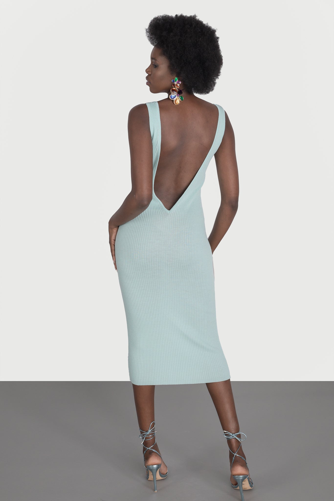 Backless dress