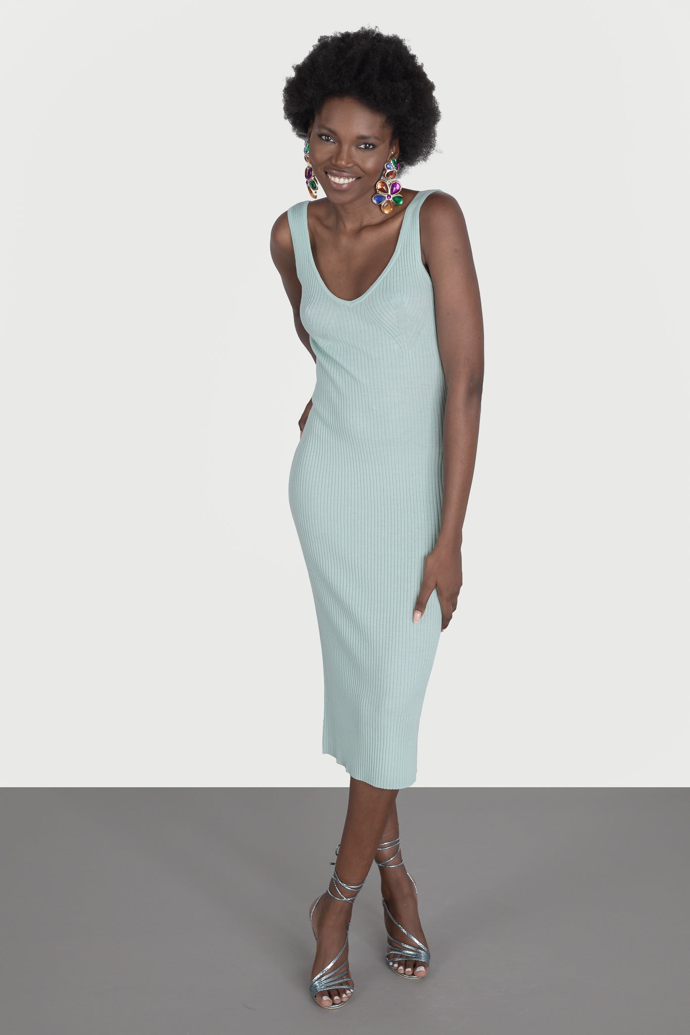 Backless dress