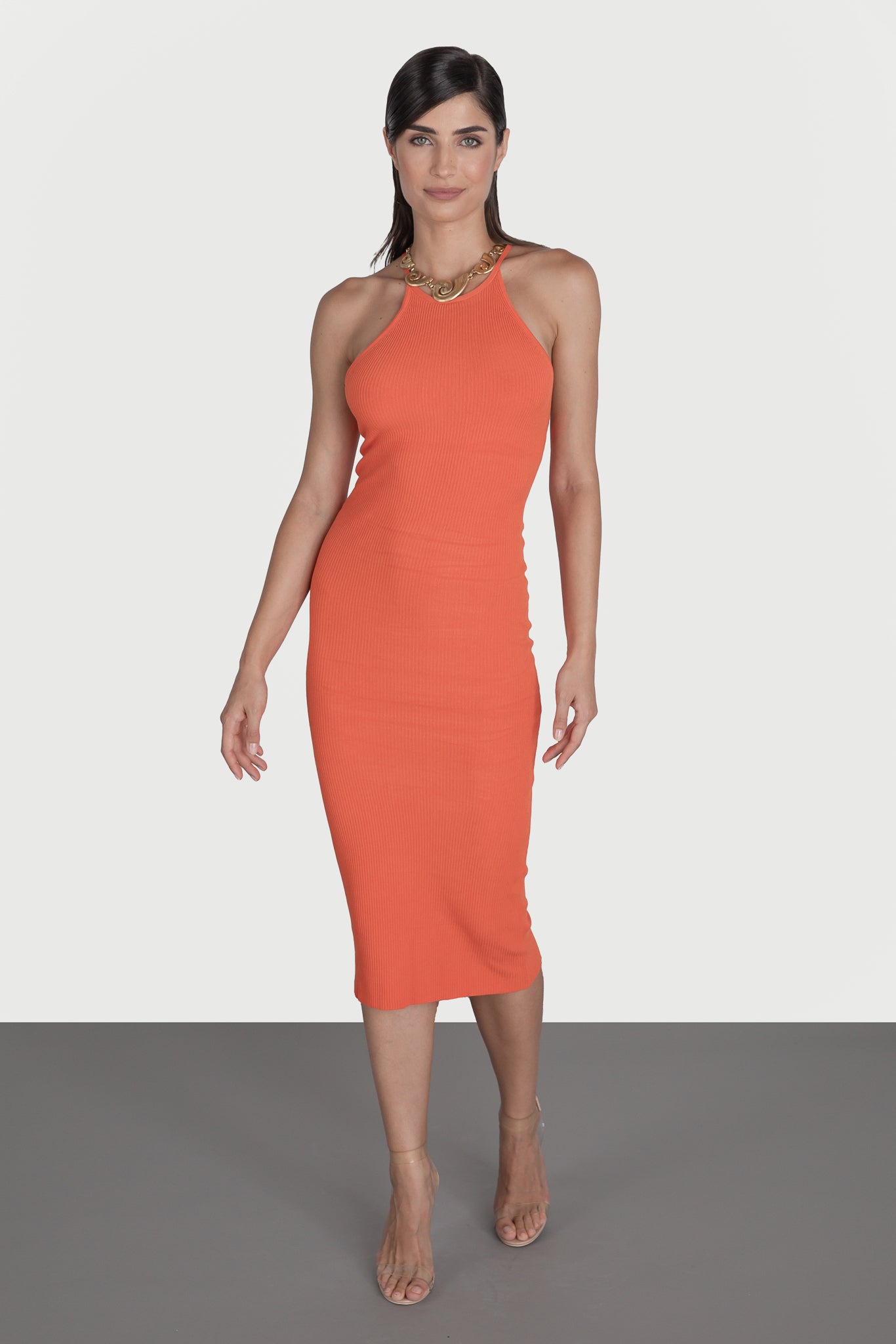 Dress with bare back and lace