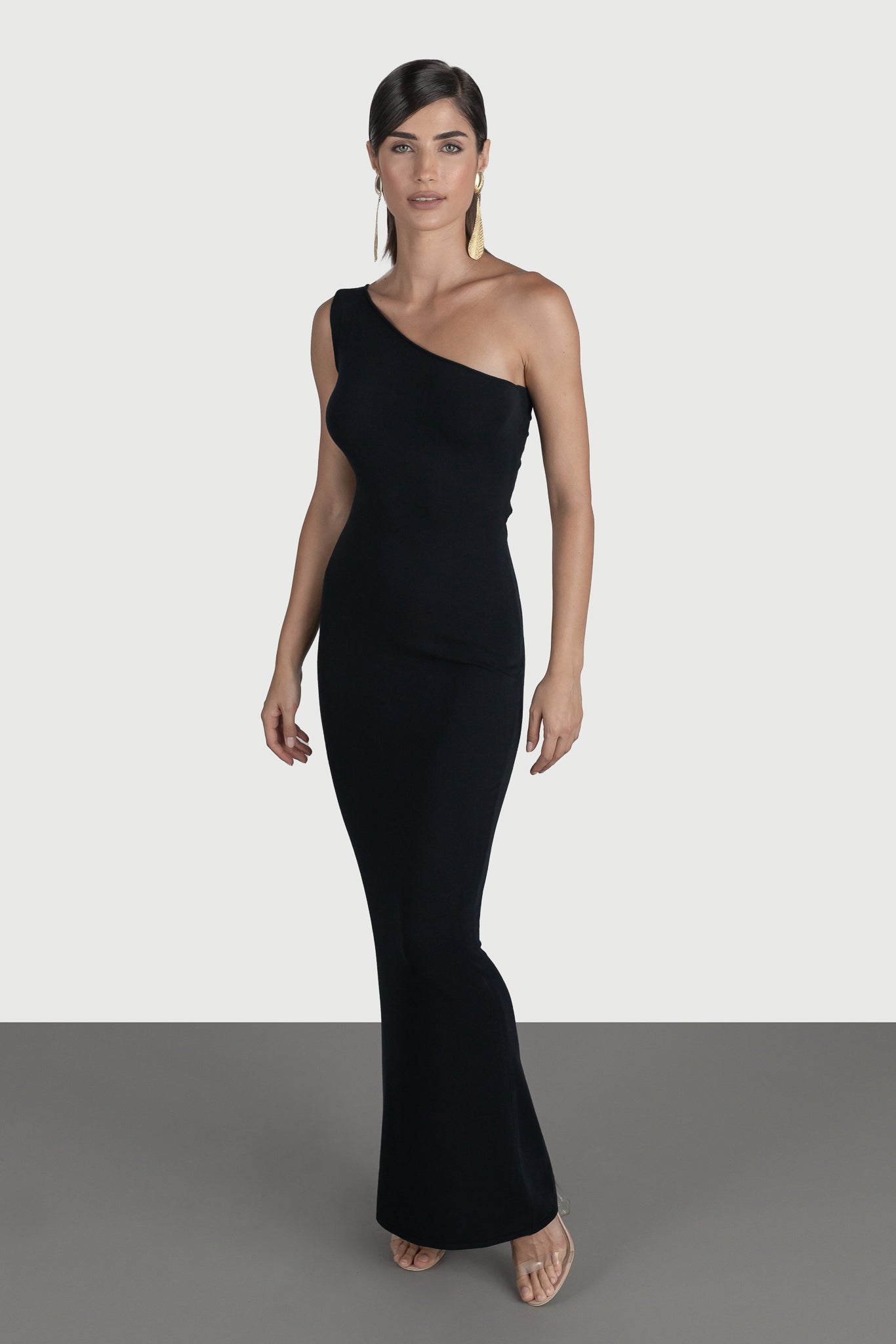 Long dress with semi-open back