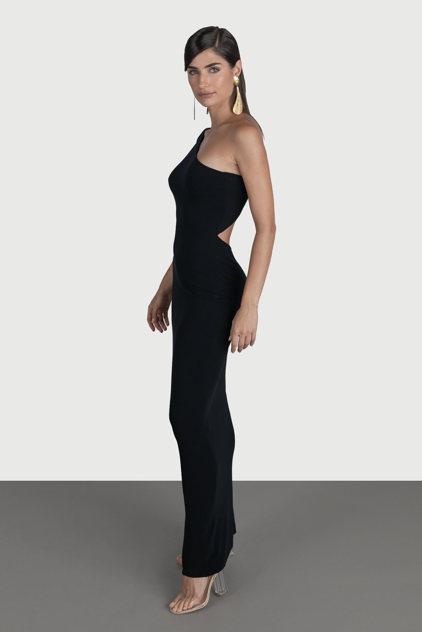 Long dress with semi-open back