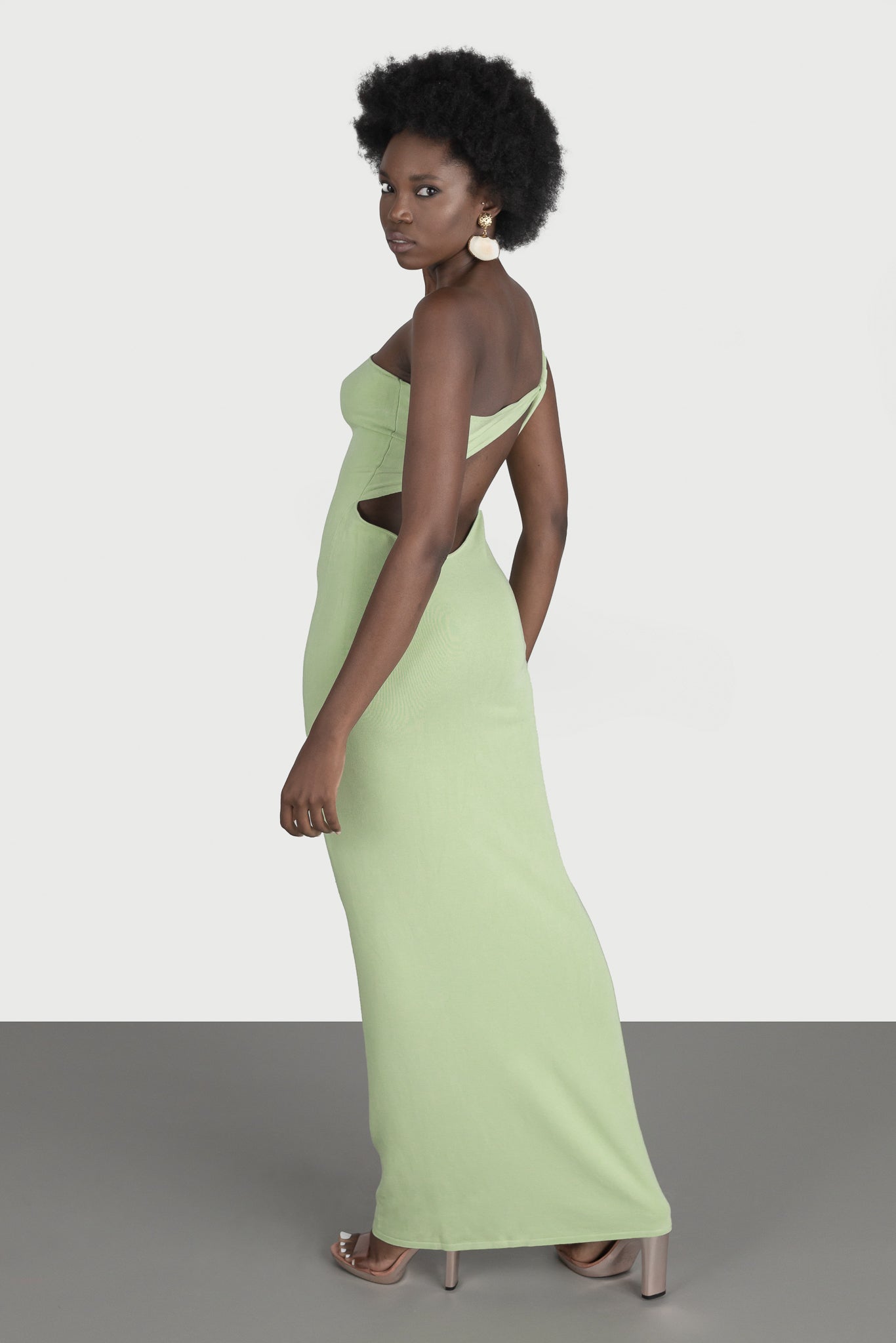 Long dress with semi-open back