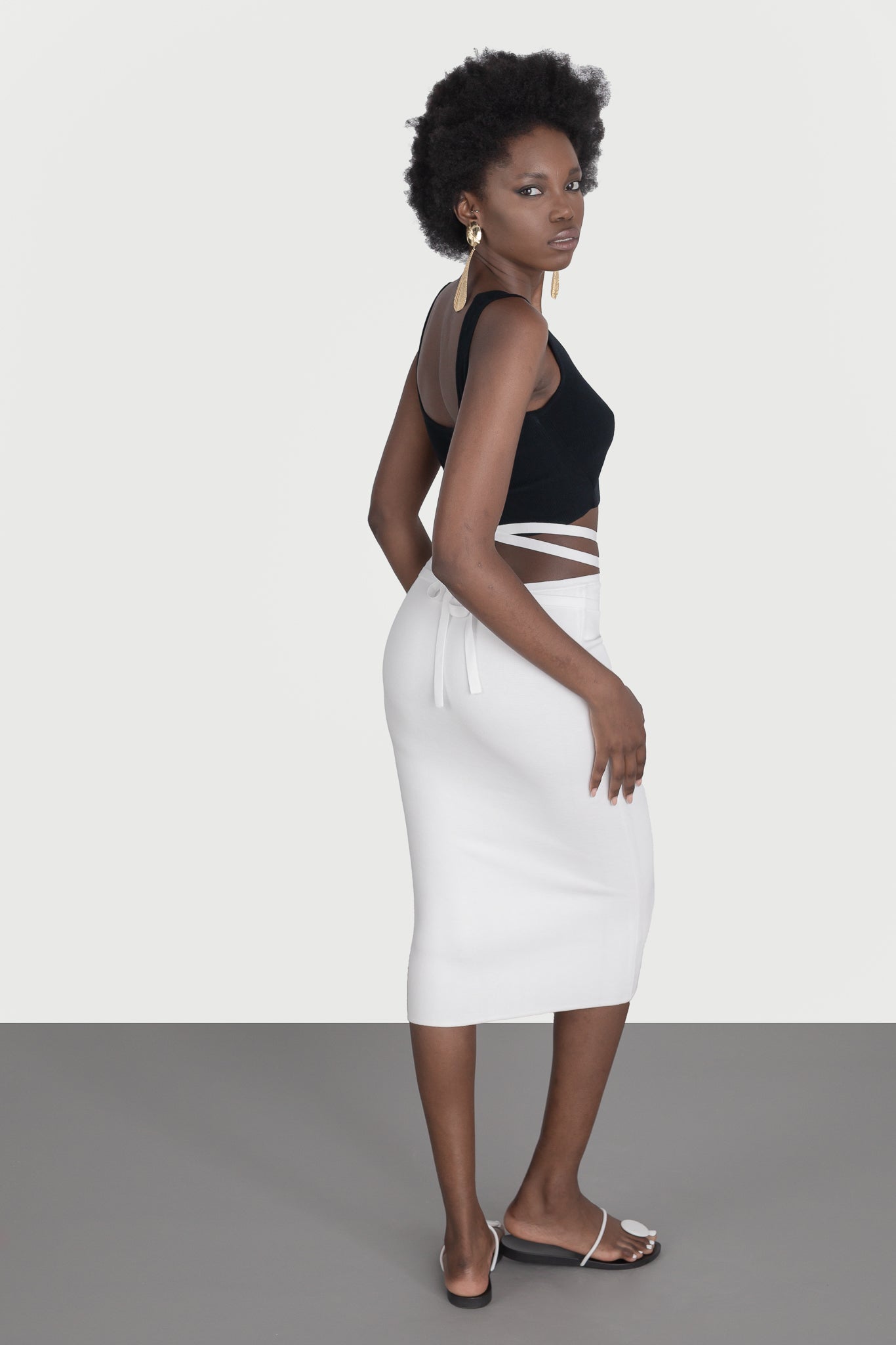 Midi skirt with drawstring at the waist