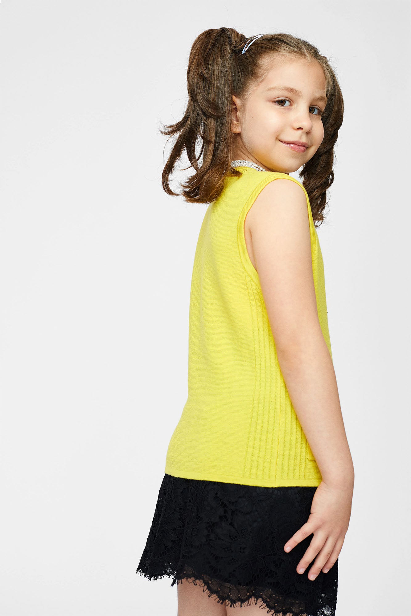 Vest with pockets for children