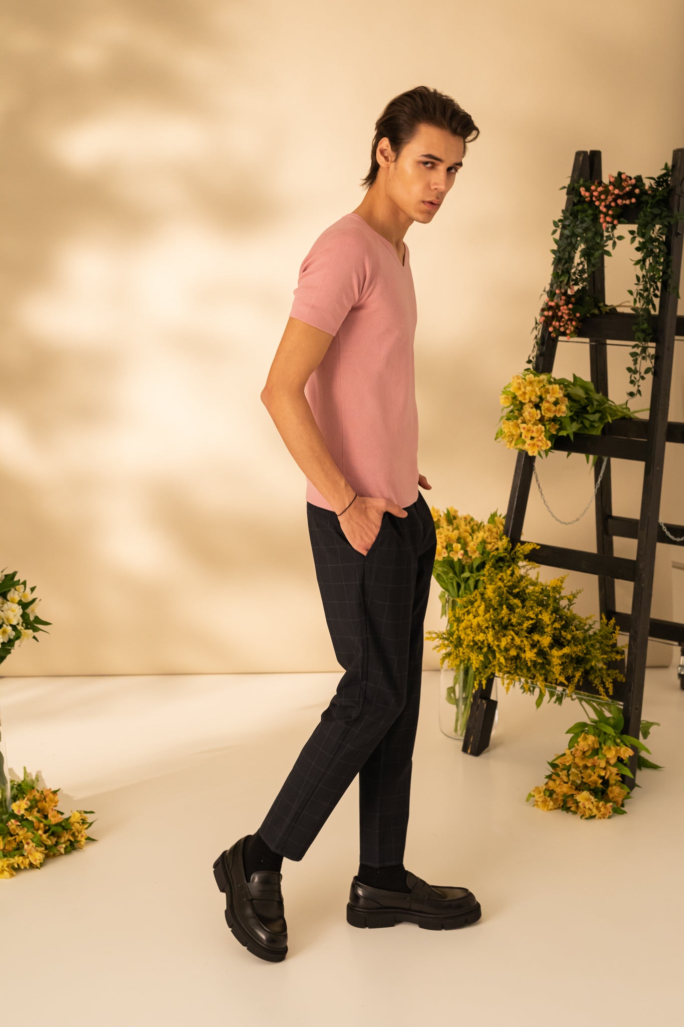 Plain T-shirt with V-neck