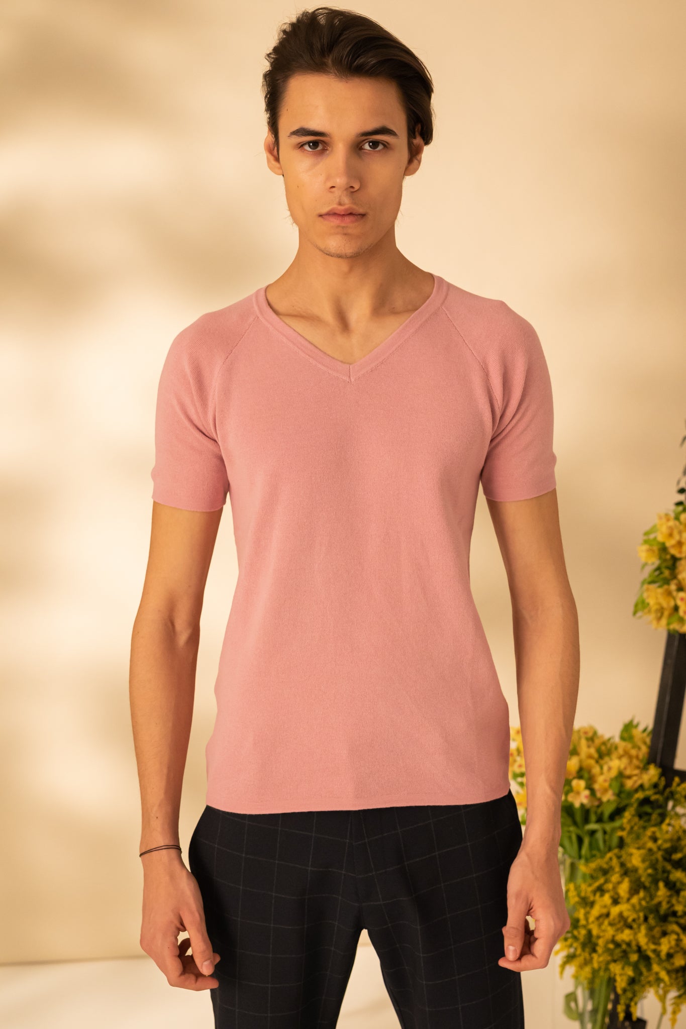 Plain T-shirt with V-neck