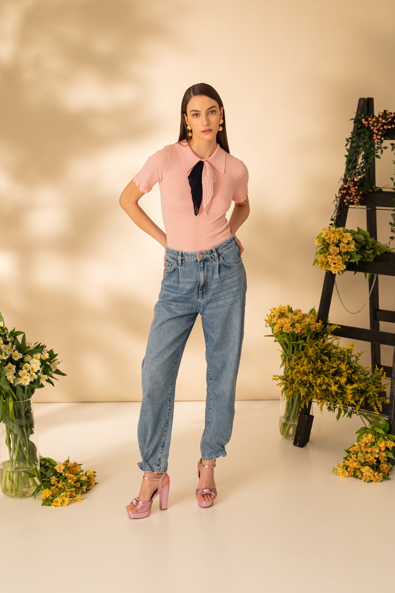 T-shirt with short sleeves and scarf accessory
