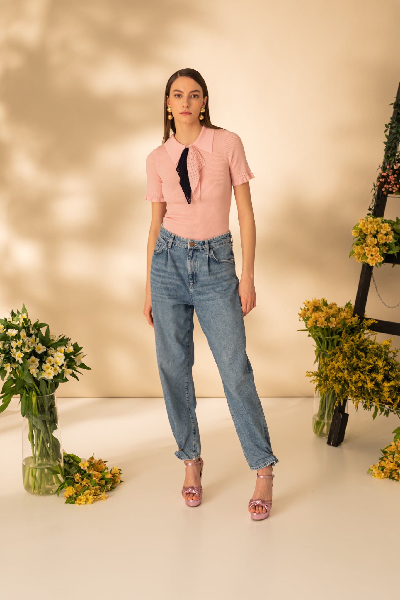 T-shirt with short sleeves and scarf accessory