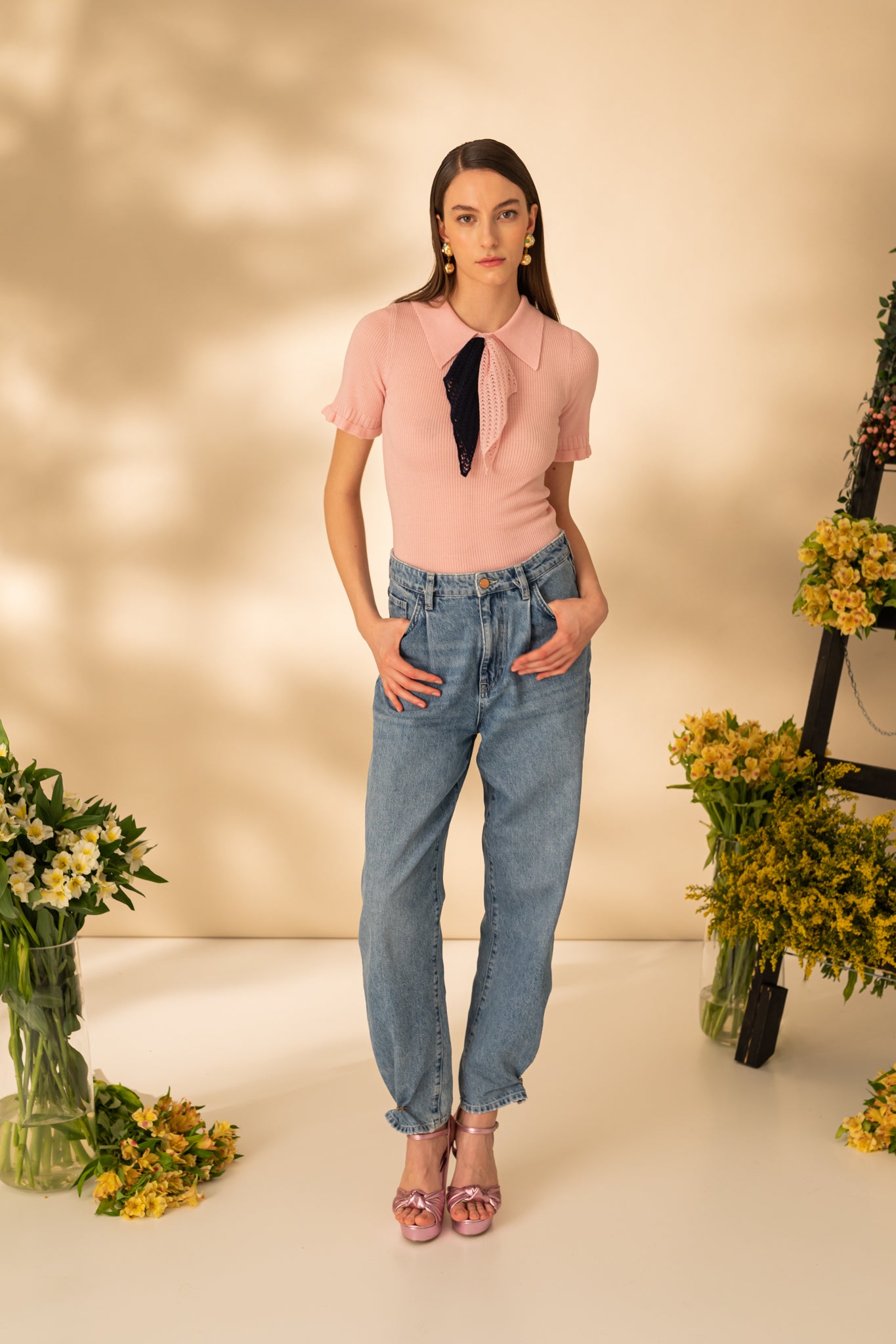 T-shirt with short sleeves and scarf accessory
