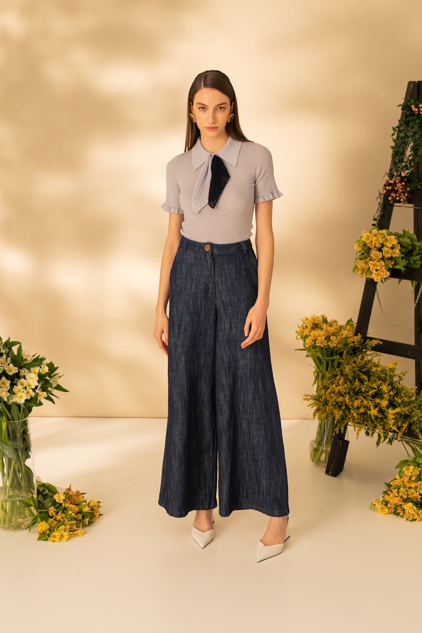T-shirt with short sleeves and scarf accessory