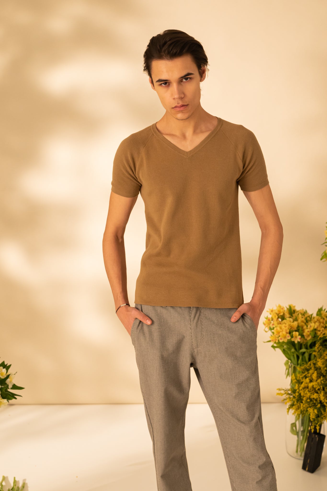 Plain T-shirt with V-neck