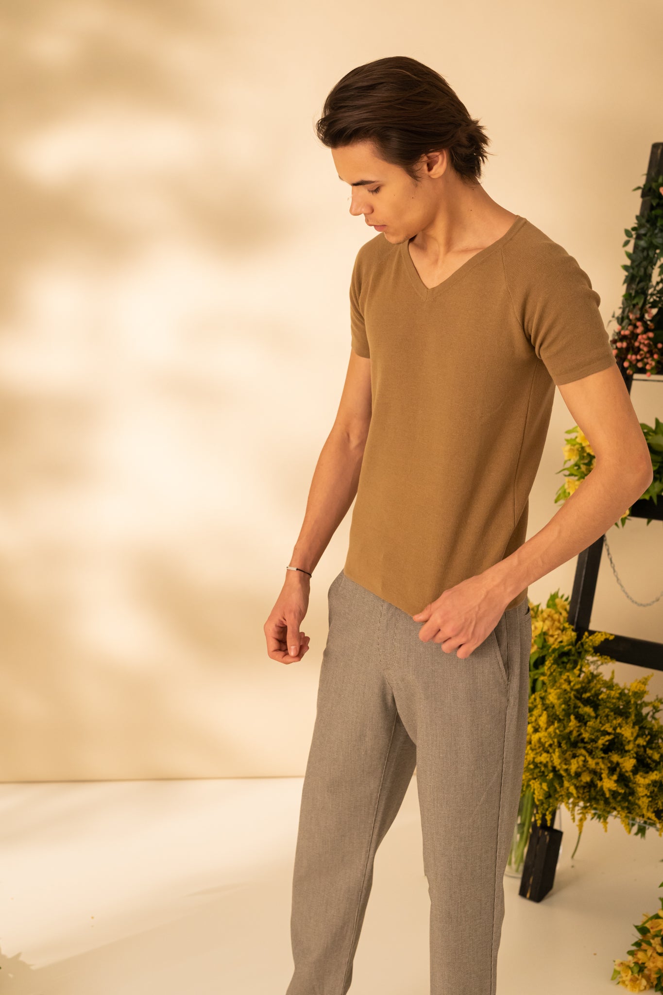 Plain T-shirt with V-neck