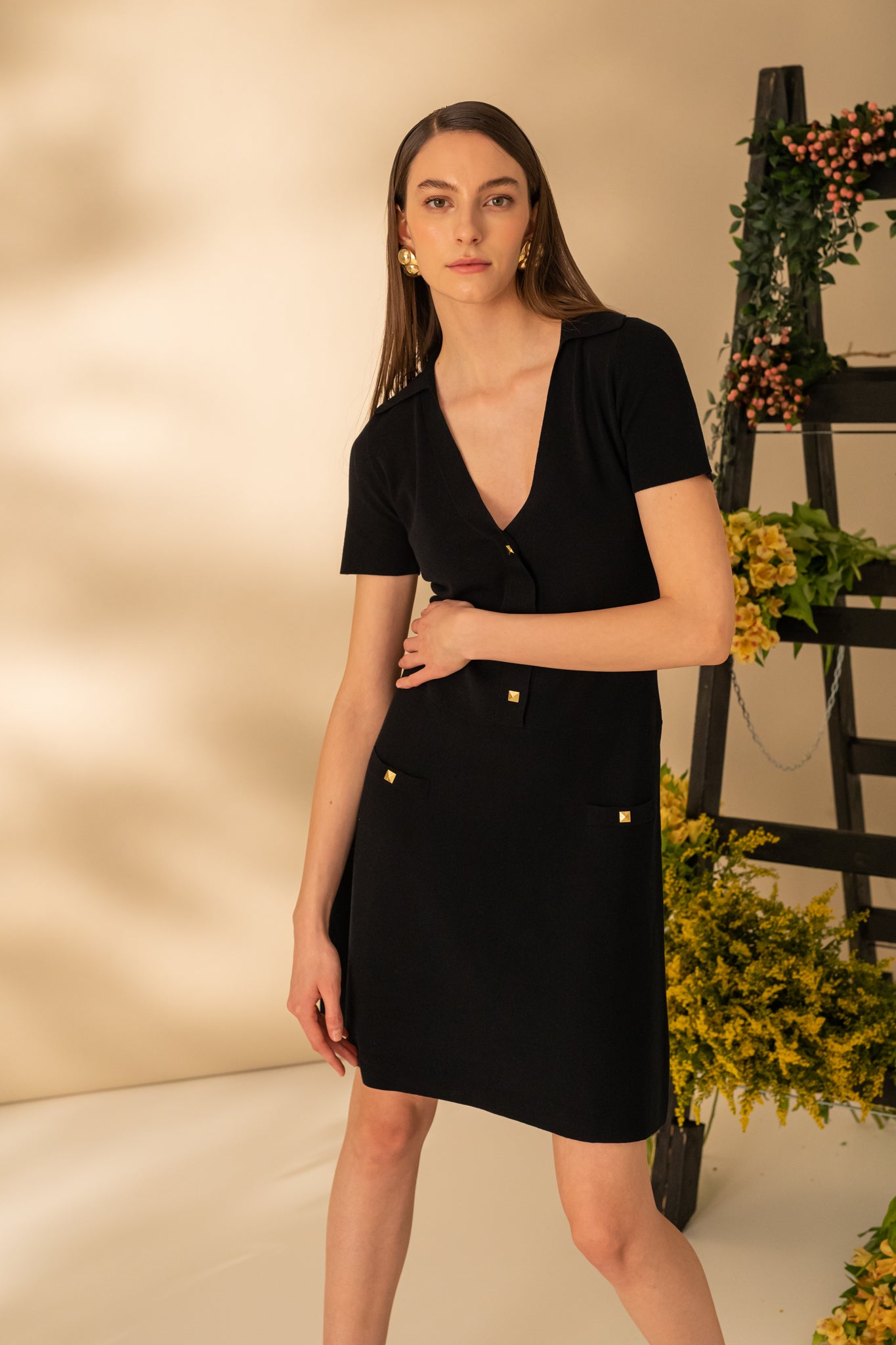 Short dress, slightly flared