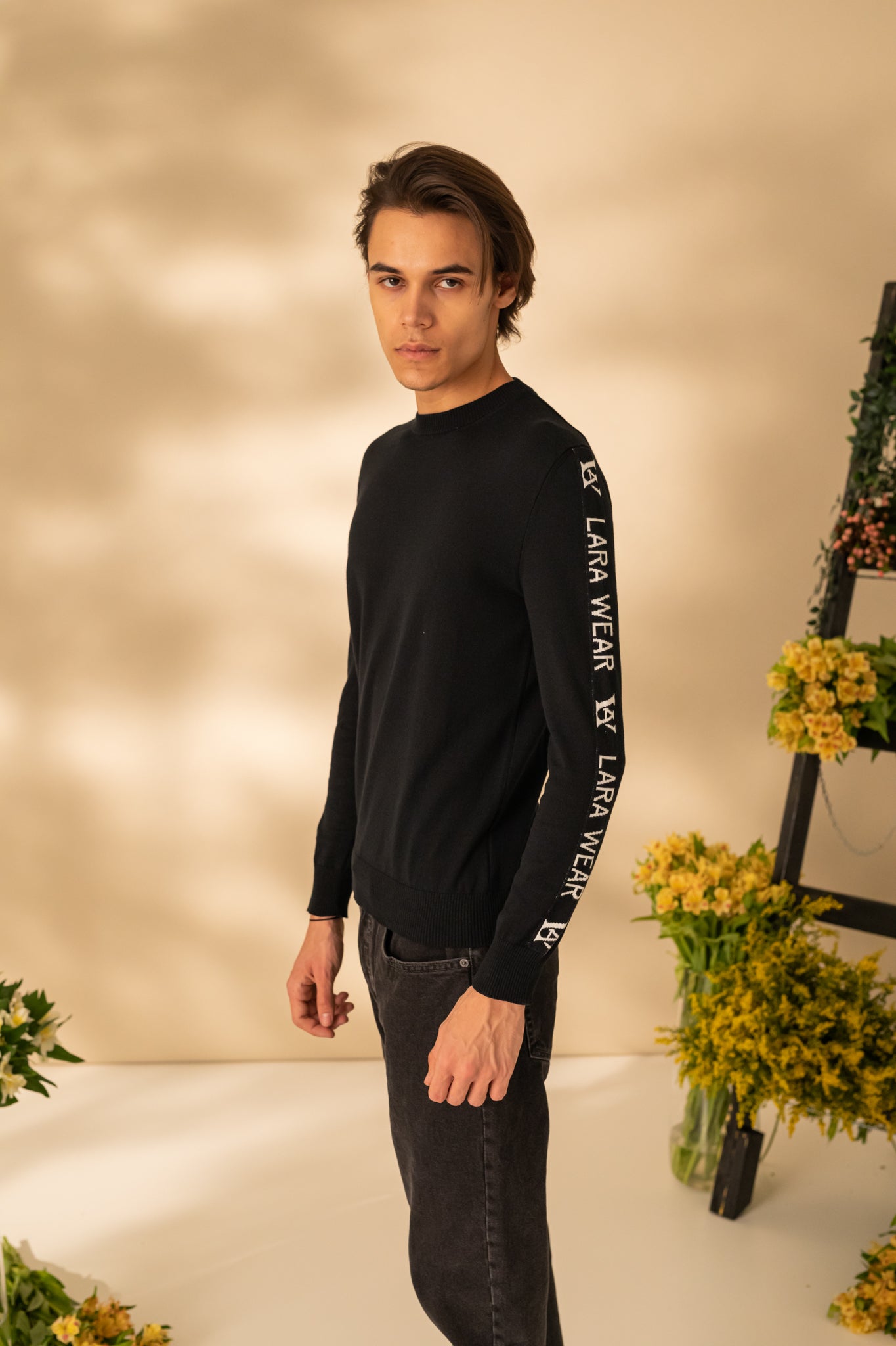 Slim pullover with long sleeves