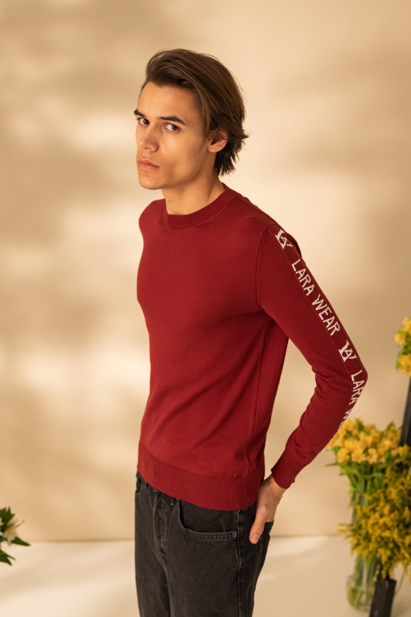 Slim pullover with long sleeves