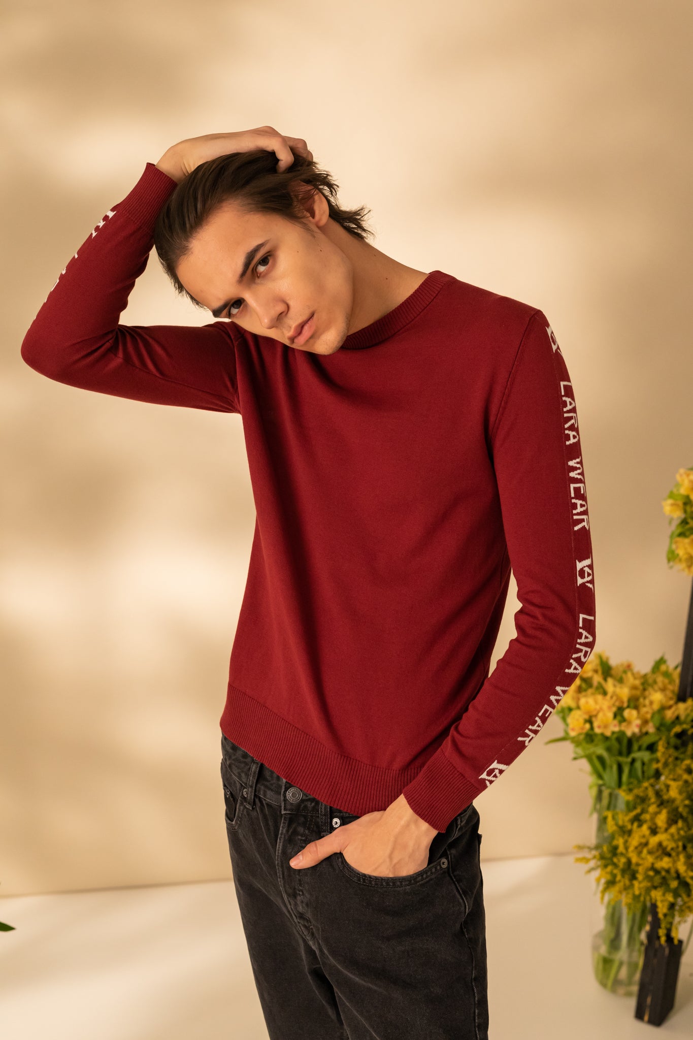Slim pullover with long sleeves