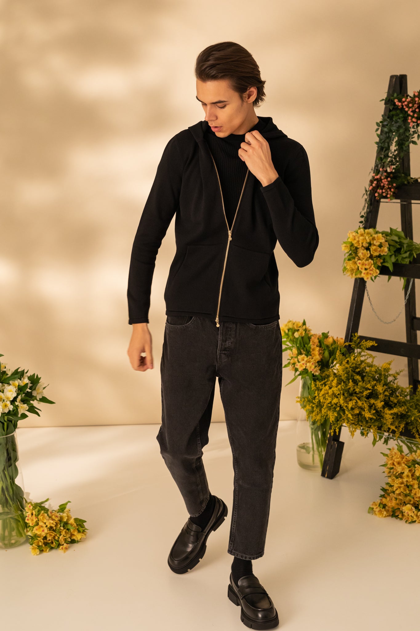 Jacket with hood and zipper for men