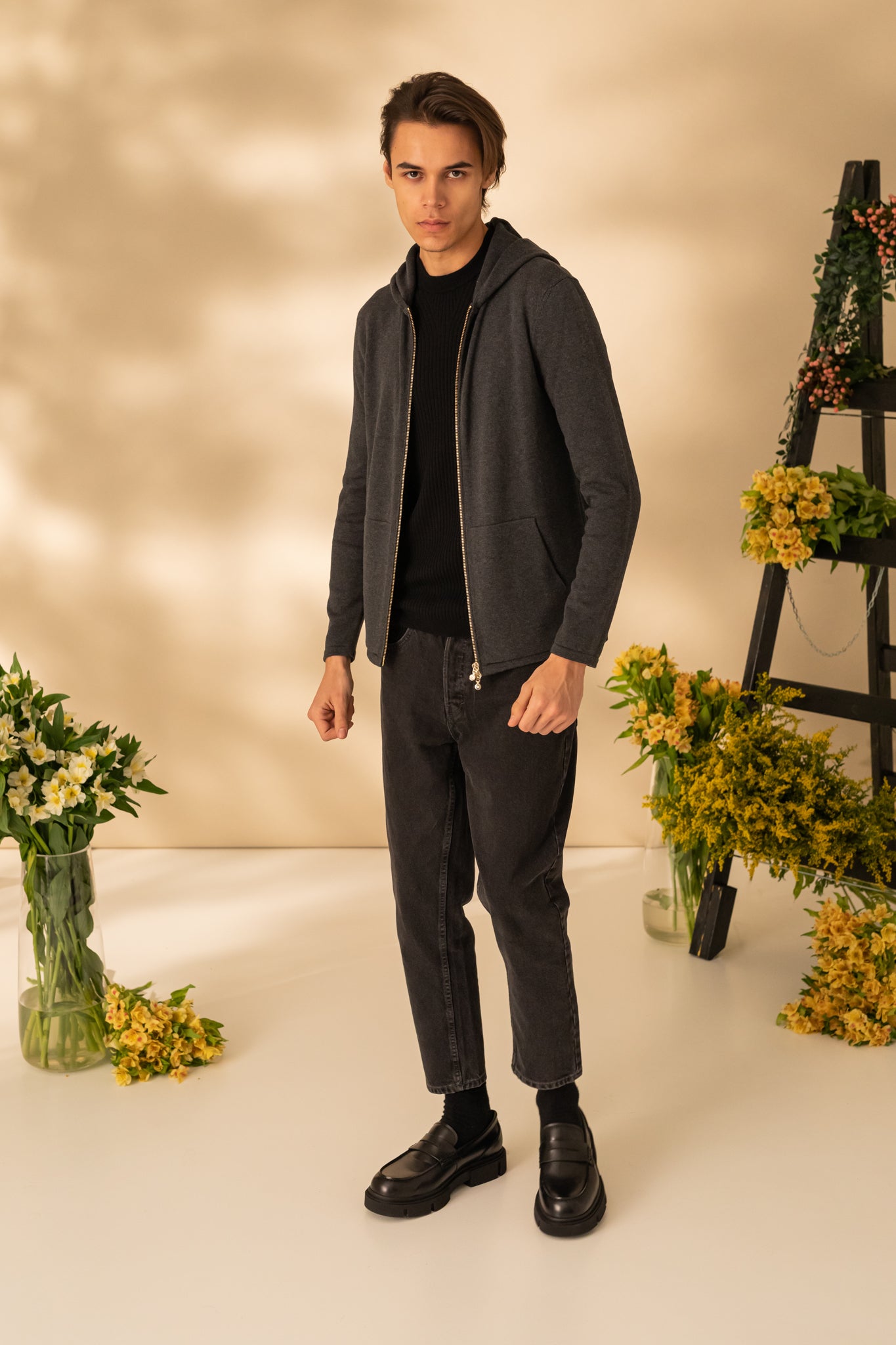 Jacket with hood and zipper for men