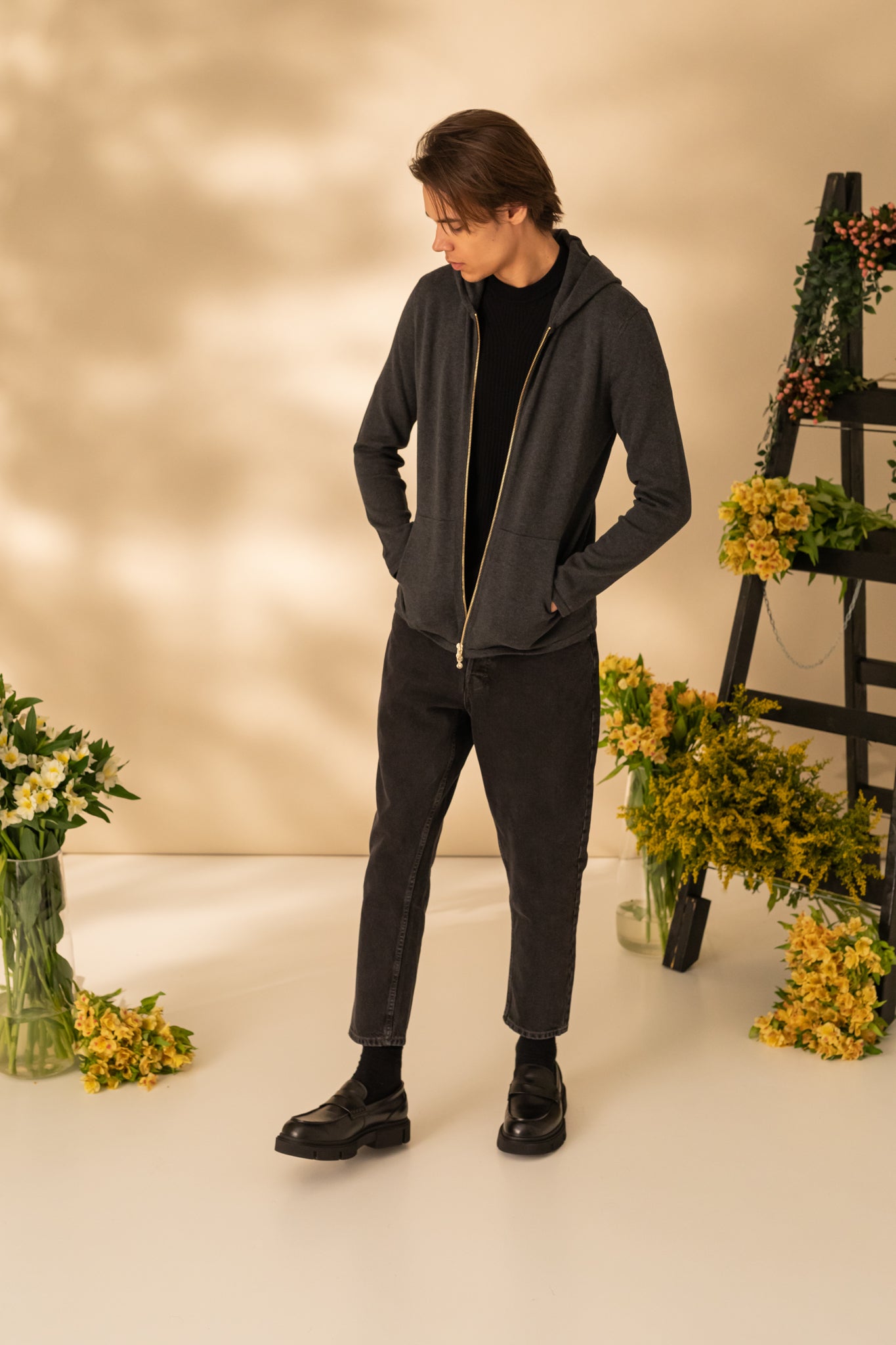 Jacket with hood and zipper for men